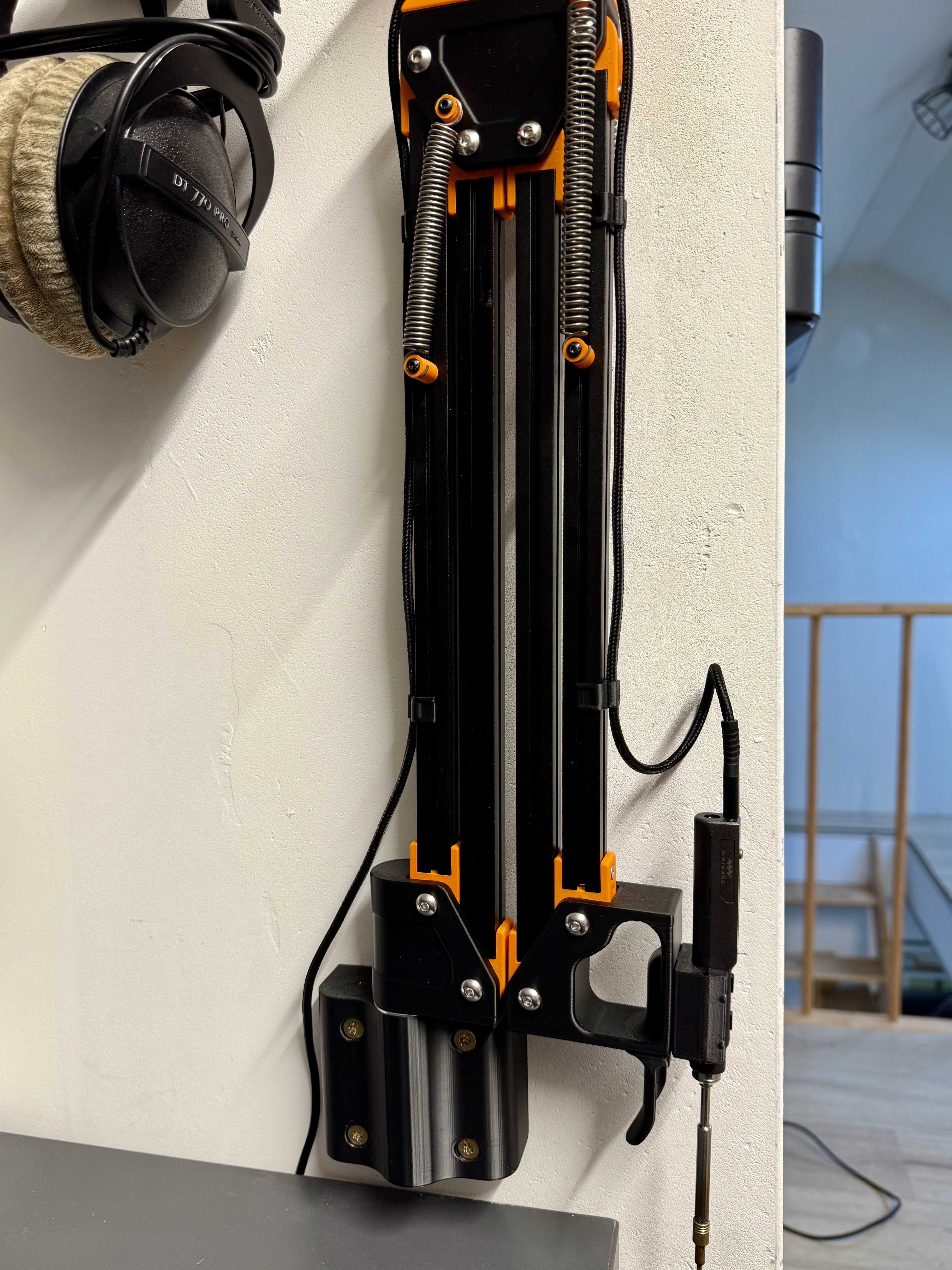 Fraks Flexarm wall mount