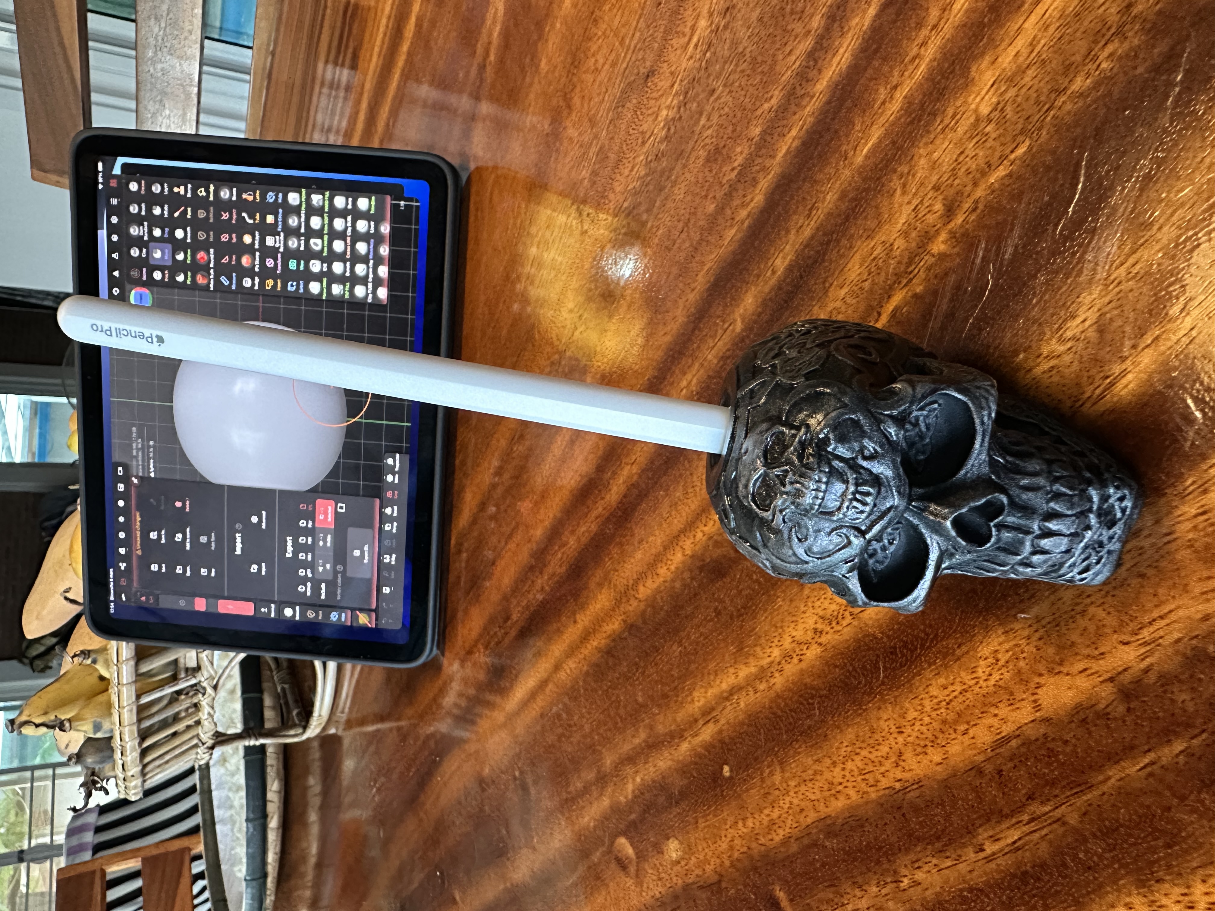 Celtic skull as Apple Pencil holder