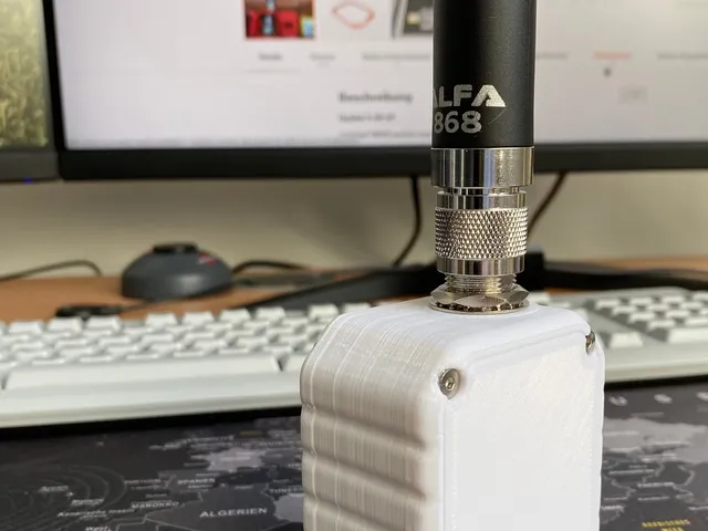 RAK19007 enclosure for N-type antenna