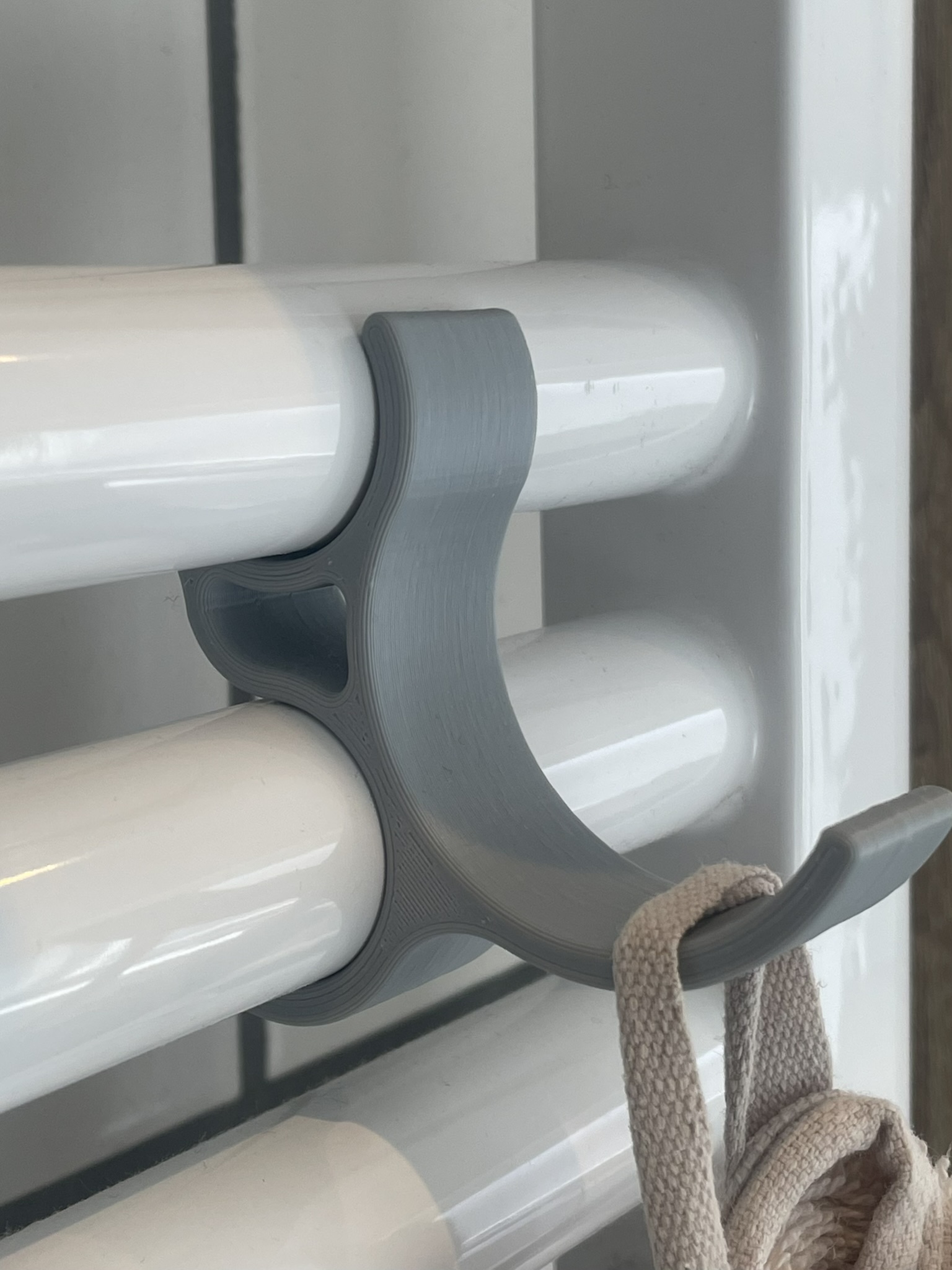 Towel hanger