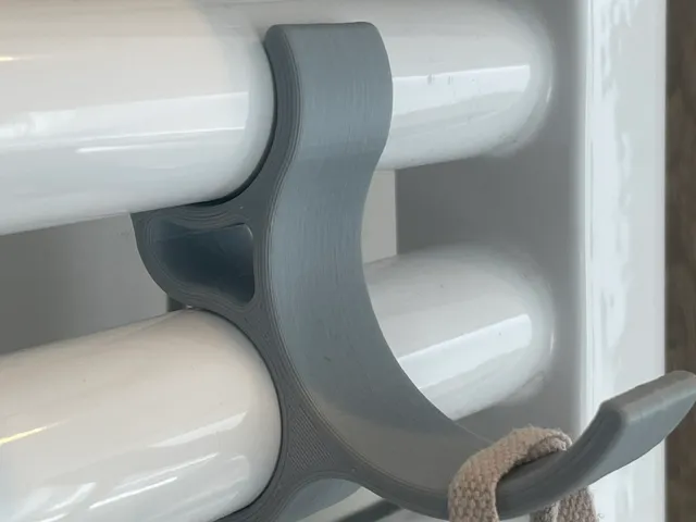 Towel hanger