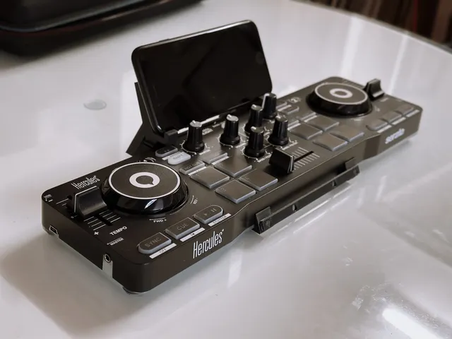 Phone Holder for Hercules DJ Control Starlight