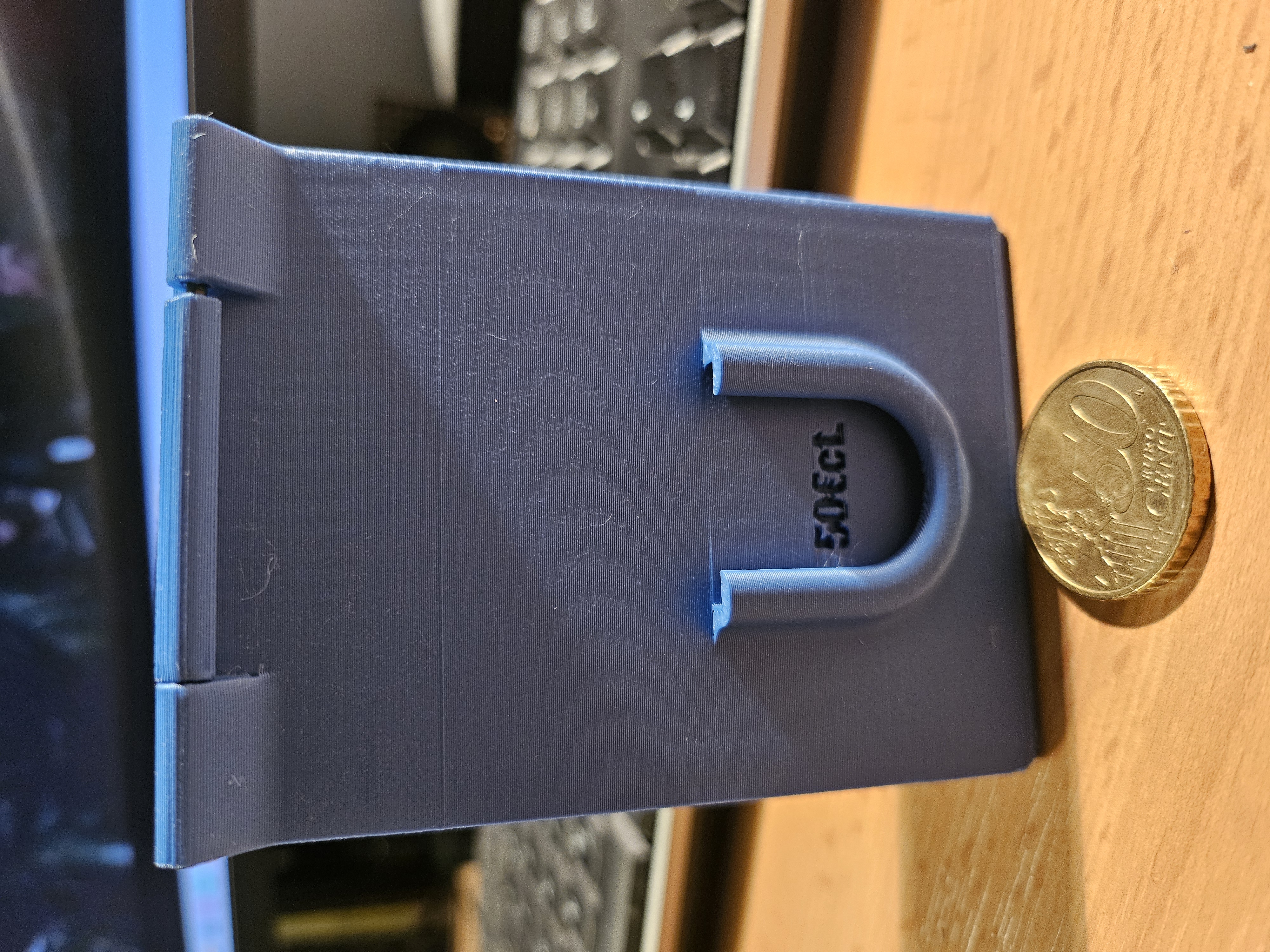 Plain Cigarette Box With A Coin — miniatura 2