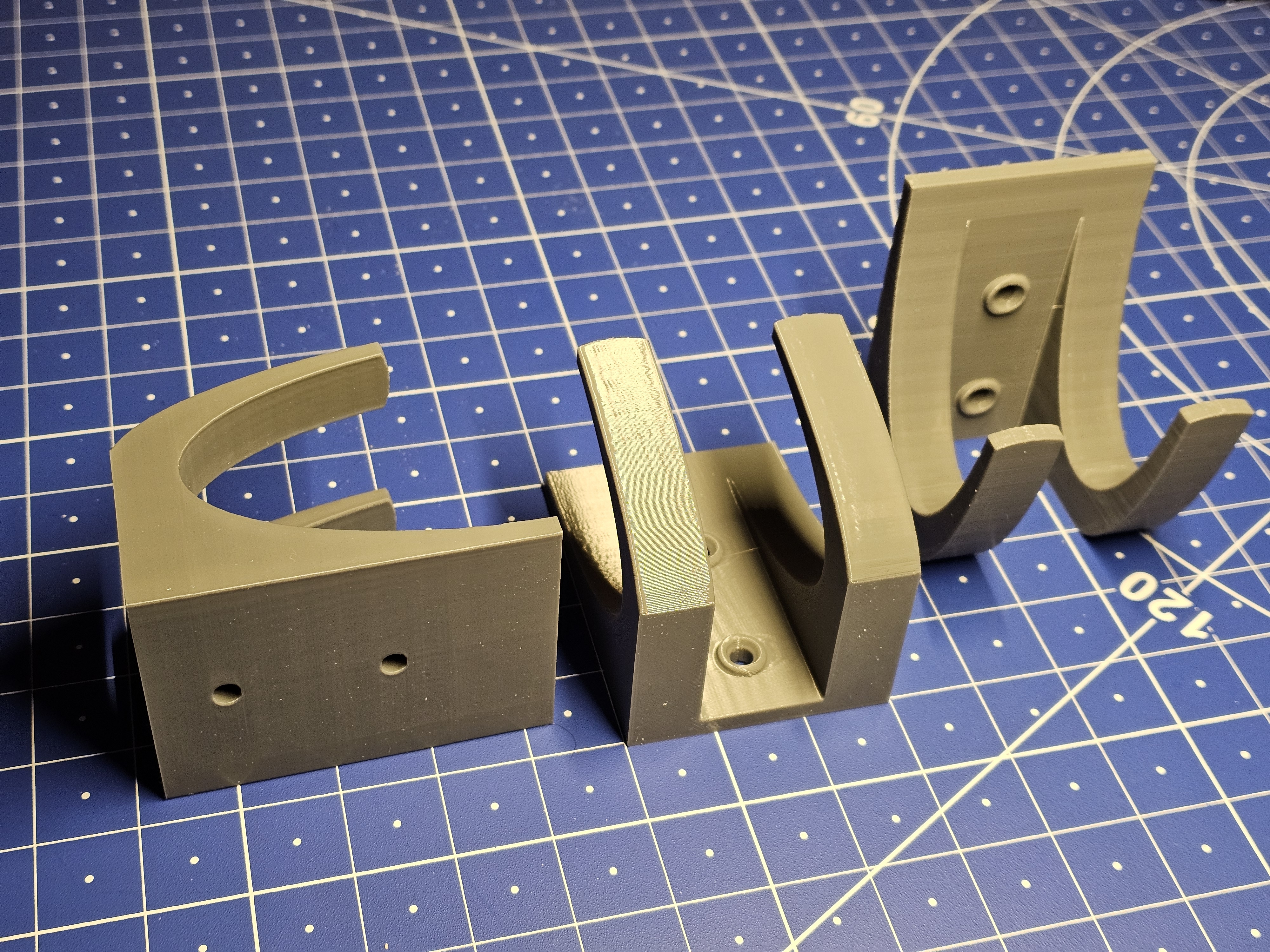 wall hook for pipes