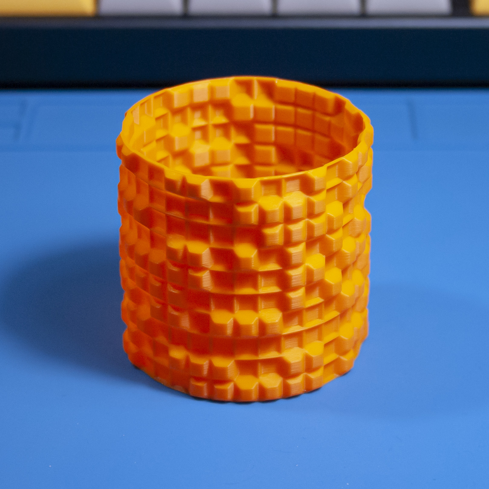 Random sqare pattern cup (vase mode)