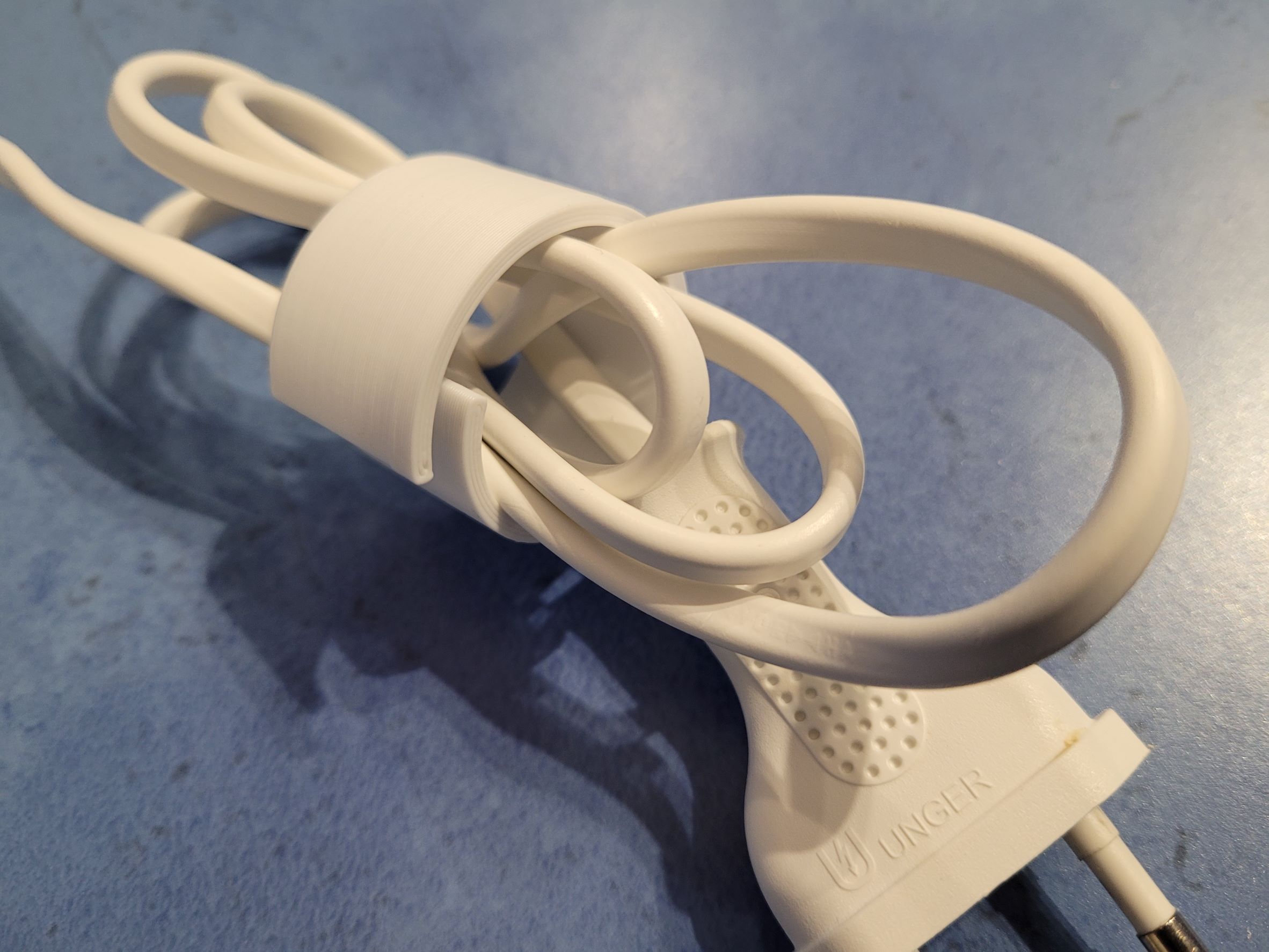 Cable clip - spiral