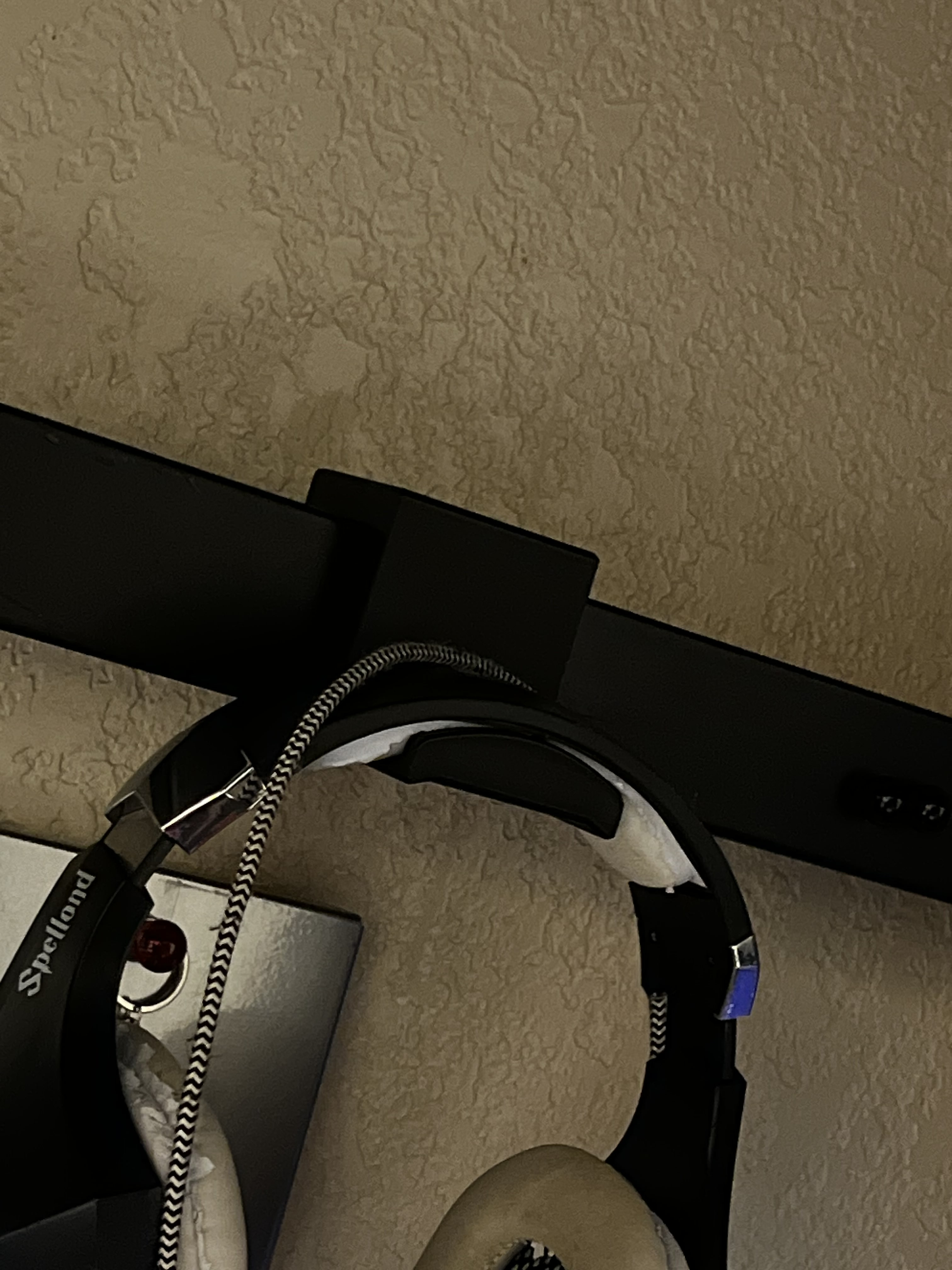 WCU Metalbedframe headset holder