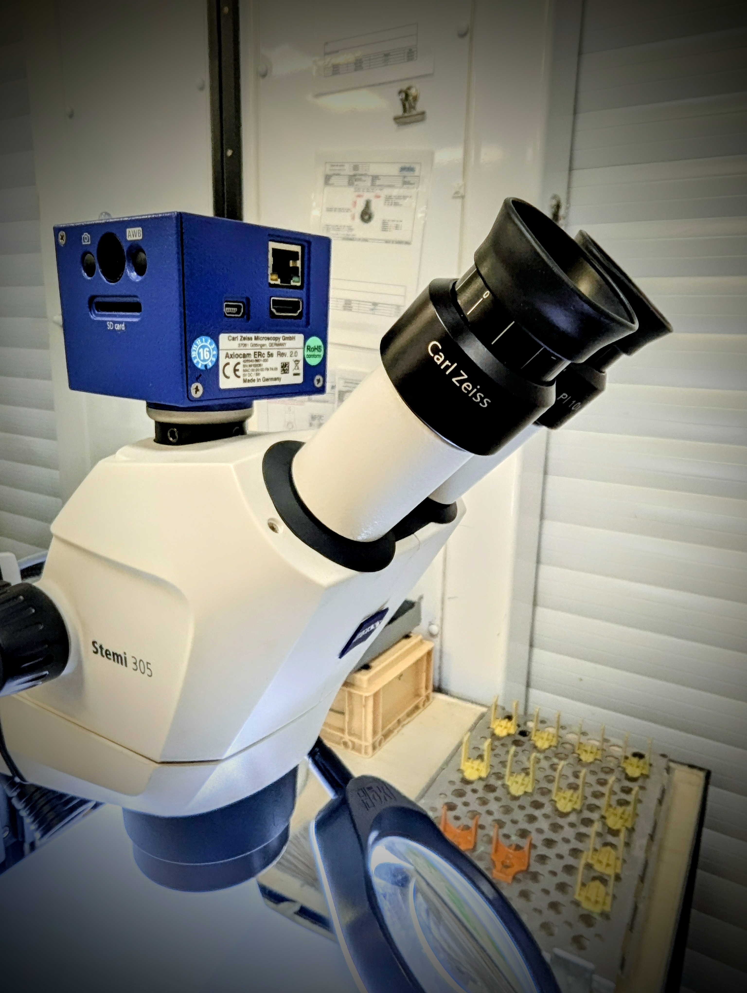 ZEISS Stemi 305 - Eye peace - bore friction retainer.