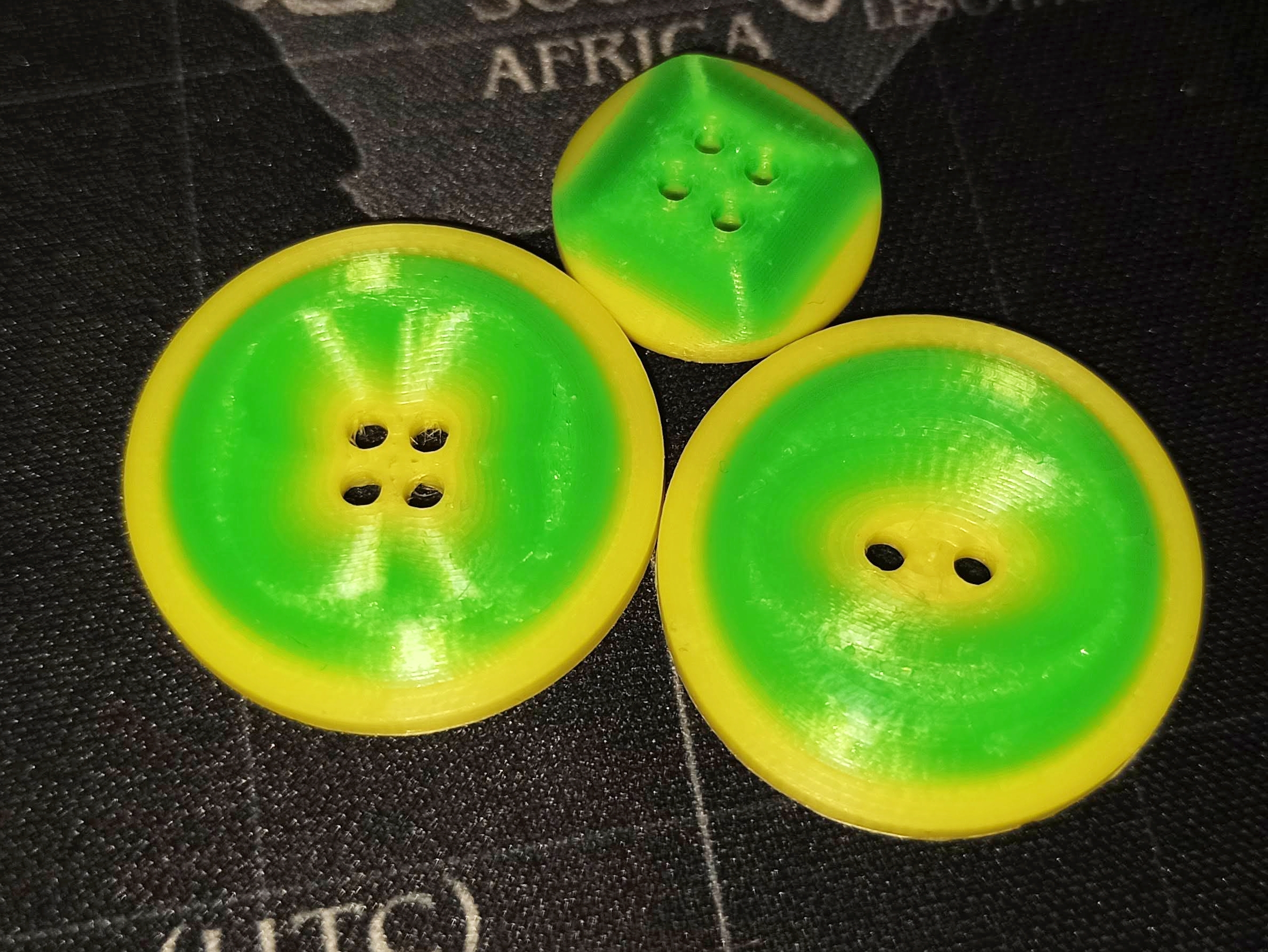 Miniatura 3 do modelo 3D Simple Clothes Buttons