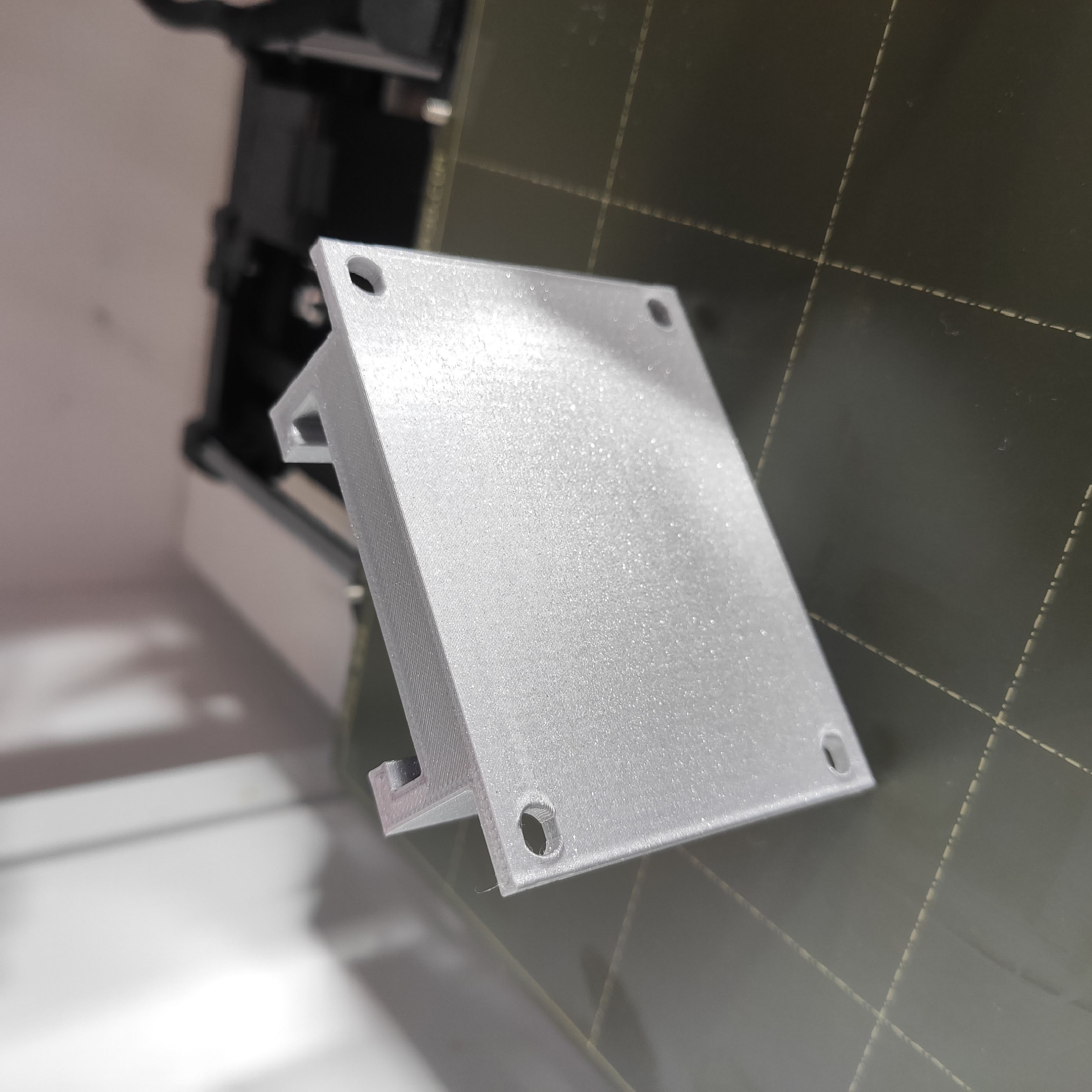 HECHT battery wall mount