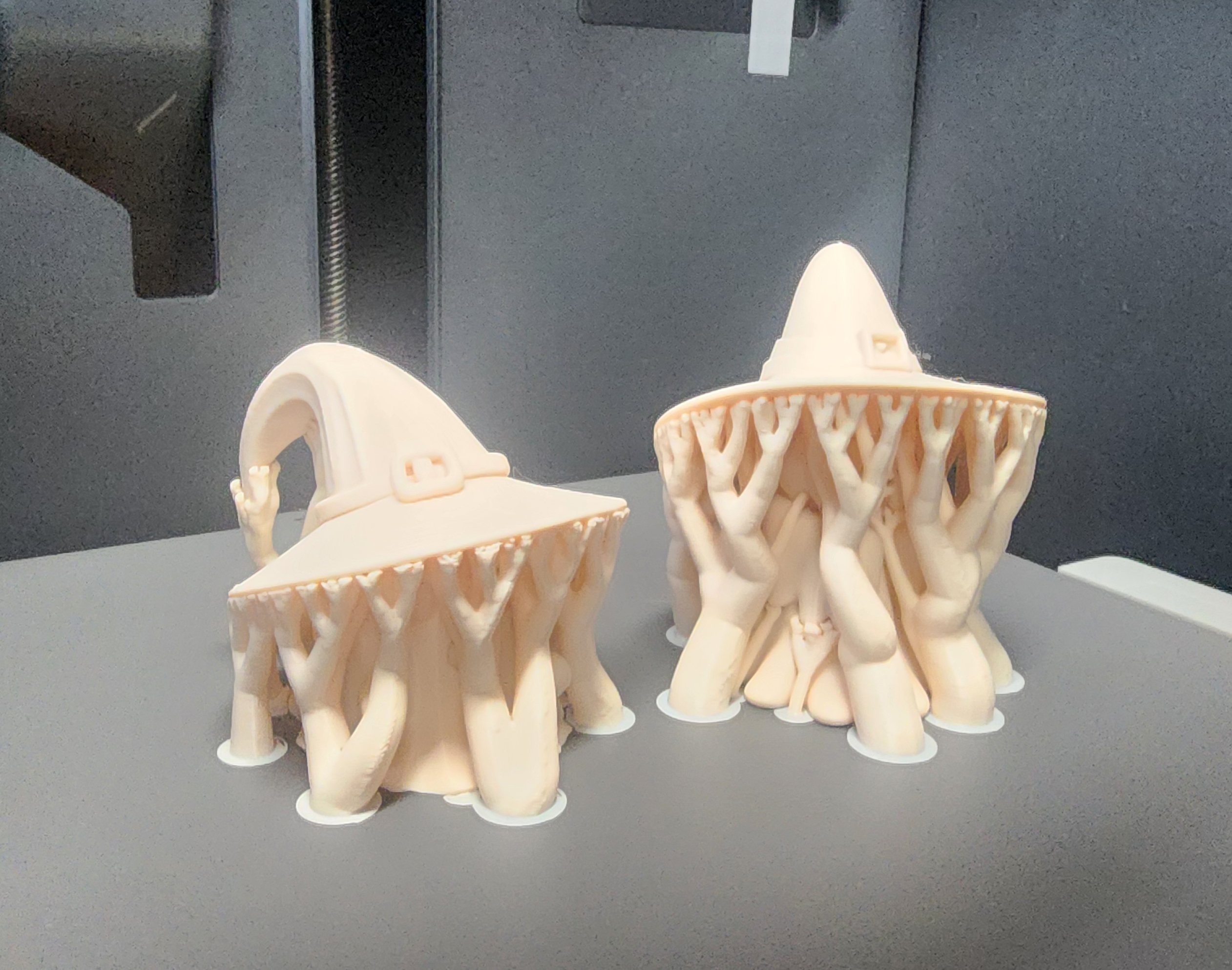 Miniatura 6 do modelo 3D 2 Ghost Witches