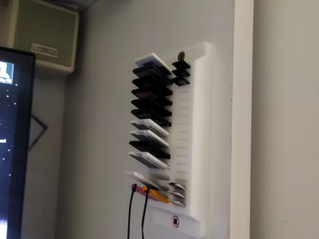 Vertical or horizontal SD and µSD card holder