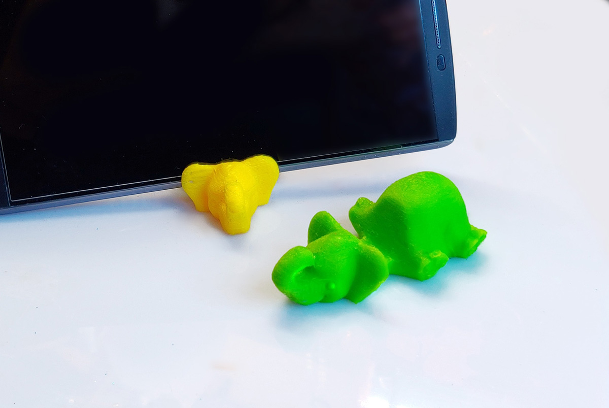 Elephant Keychain / Smartphone Stand