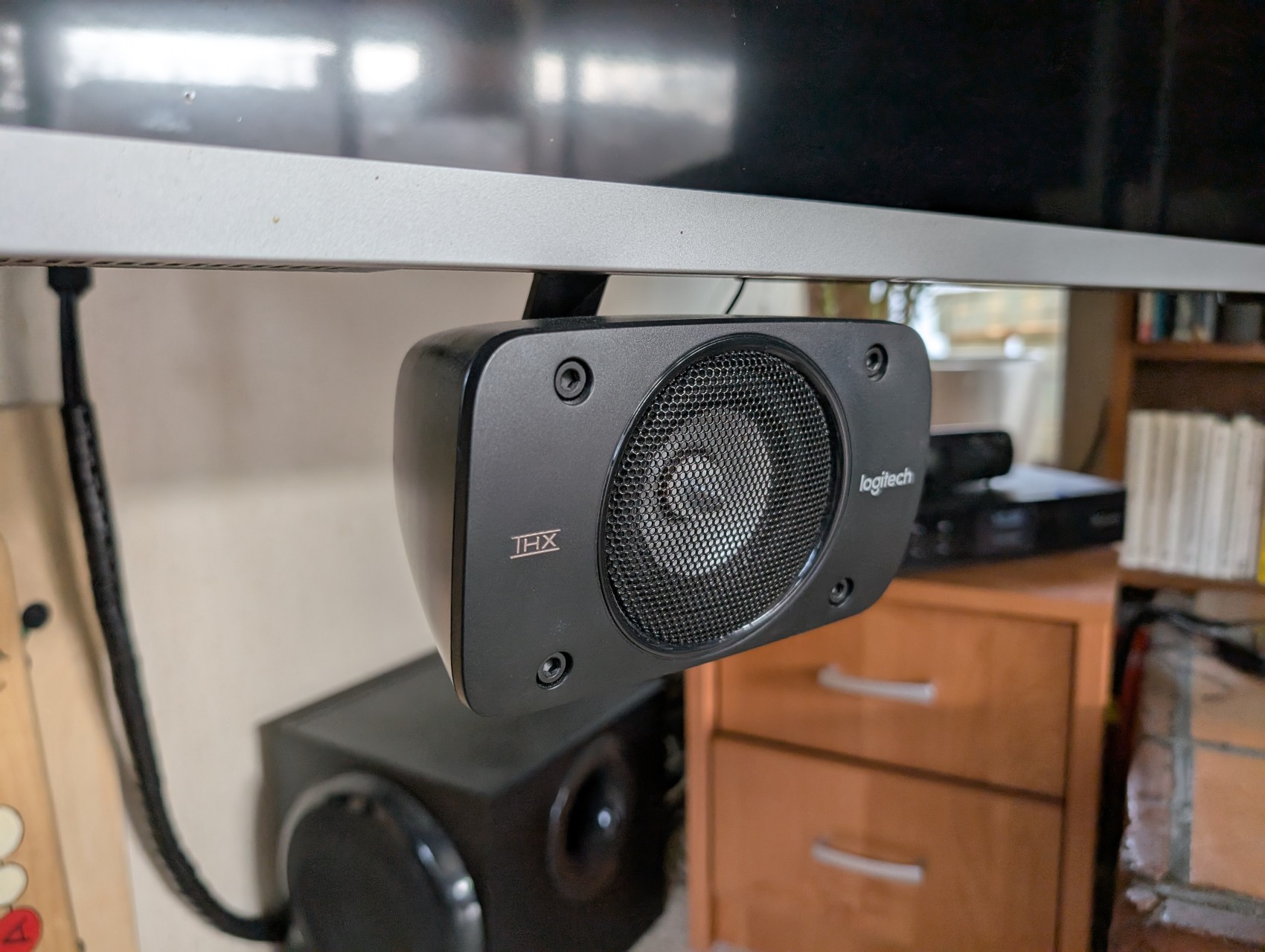 TV Center Speaker Holder Philips 58PUS7304