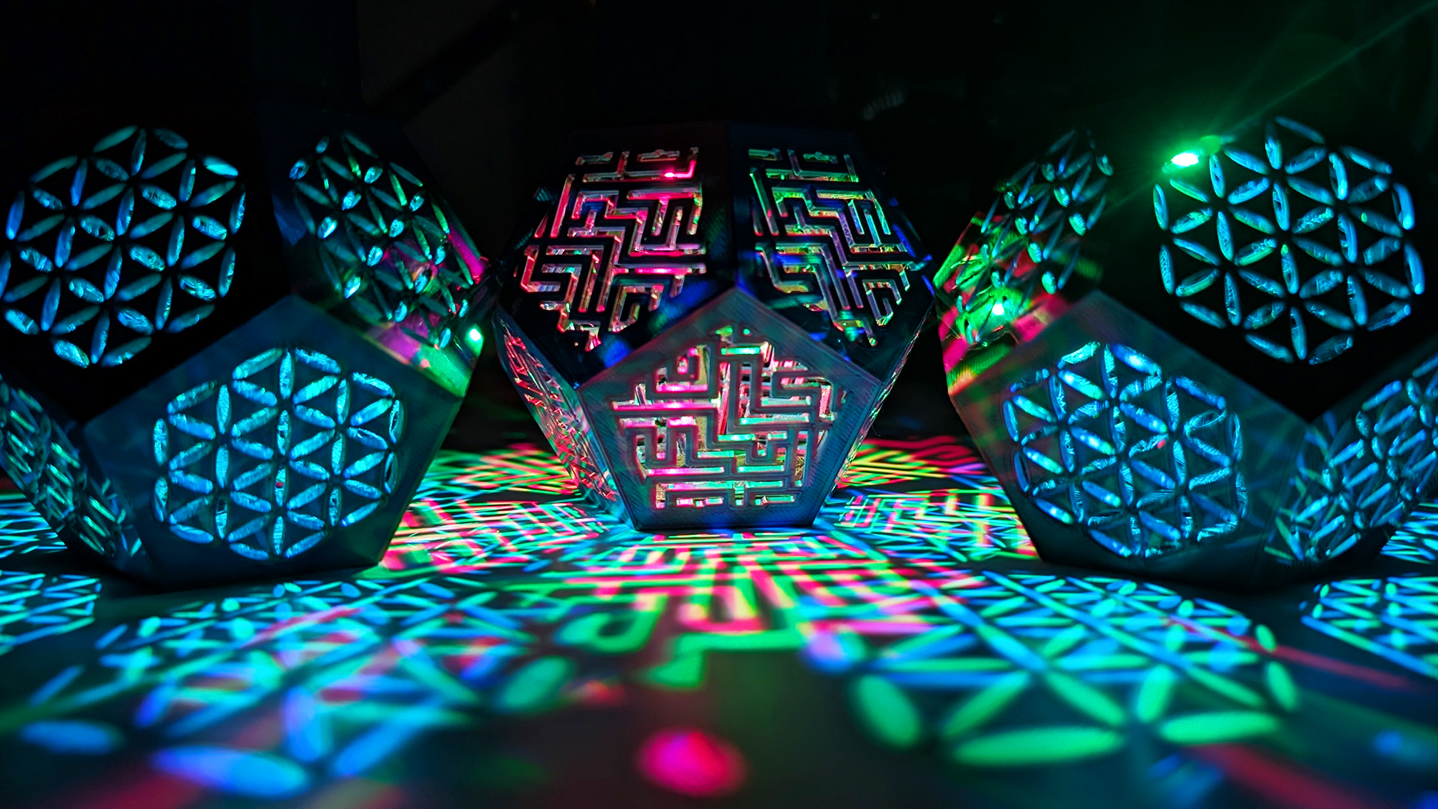 Geometry Projecting Lantern