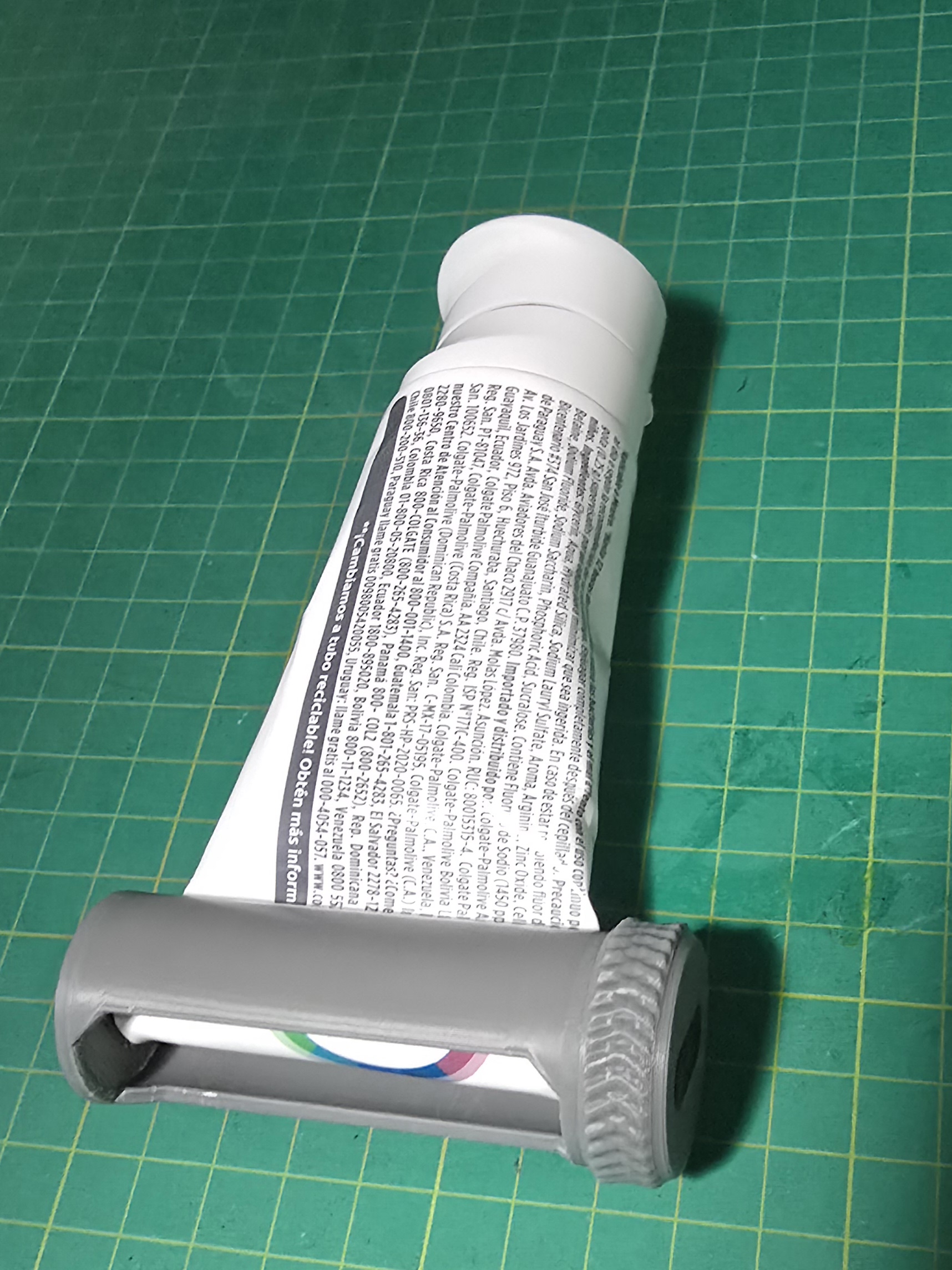 Toothpaste squeezer with easy release after used.