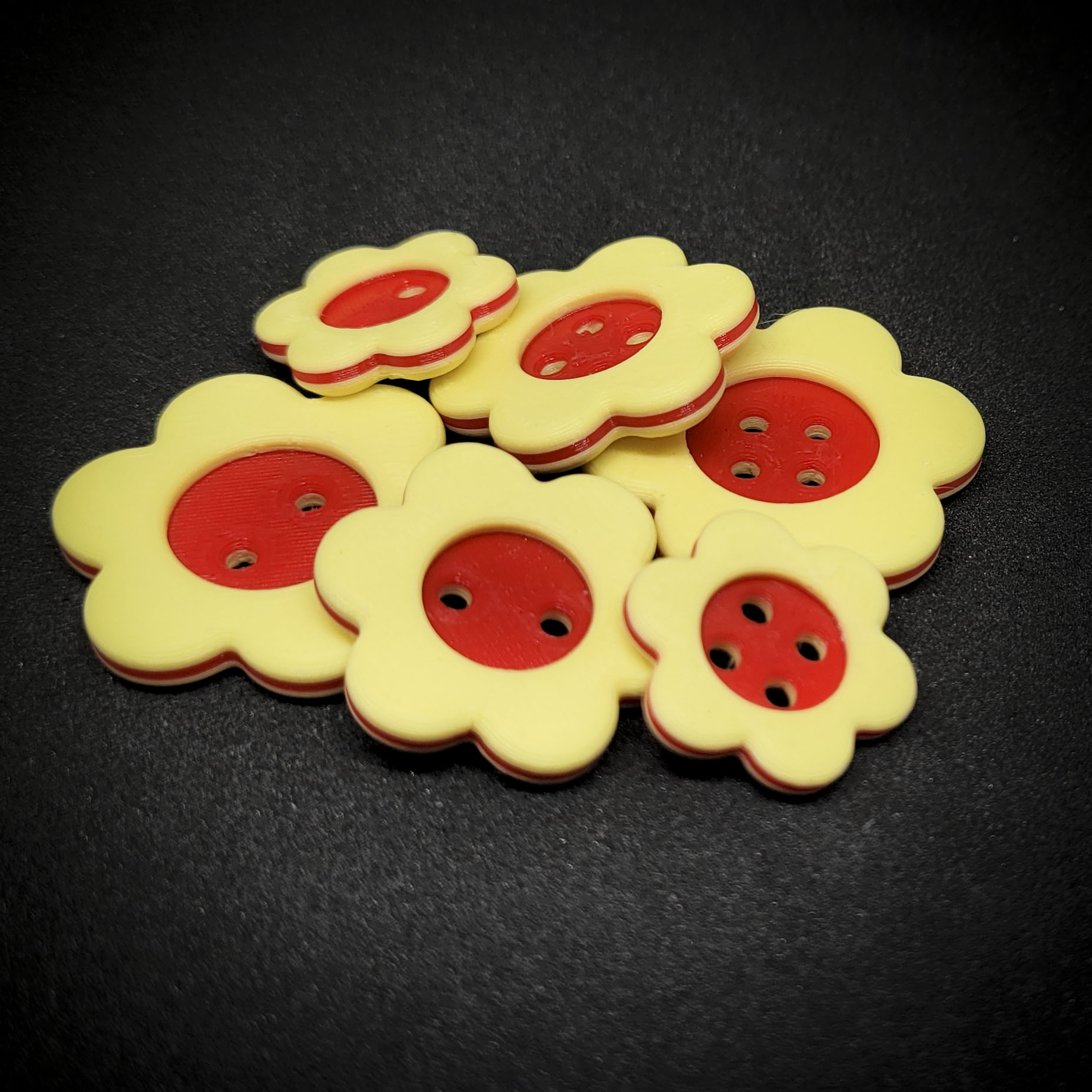 Linz pastry buttons / Knoflíky - linecké slepované kytičky