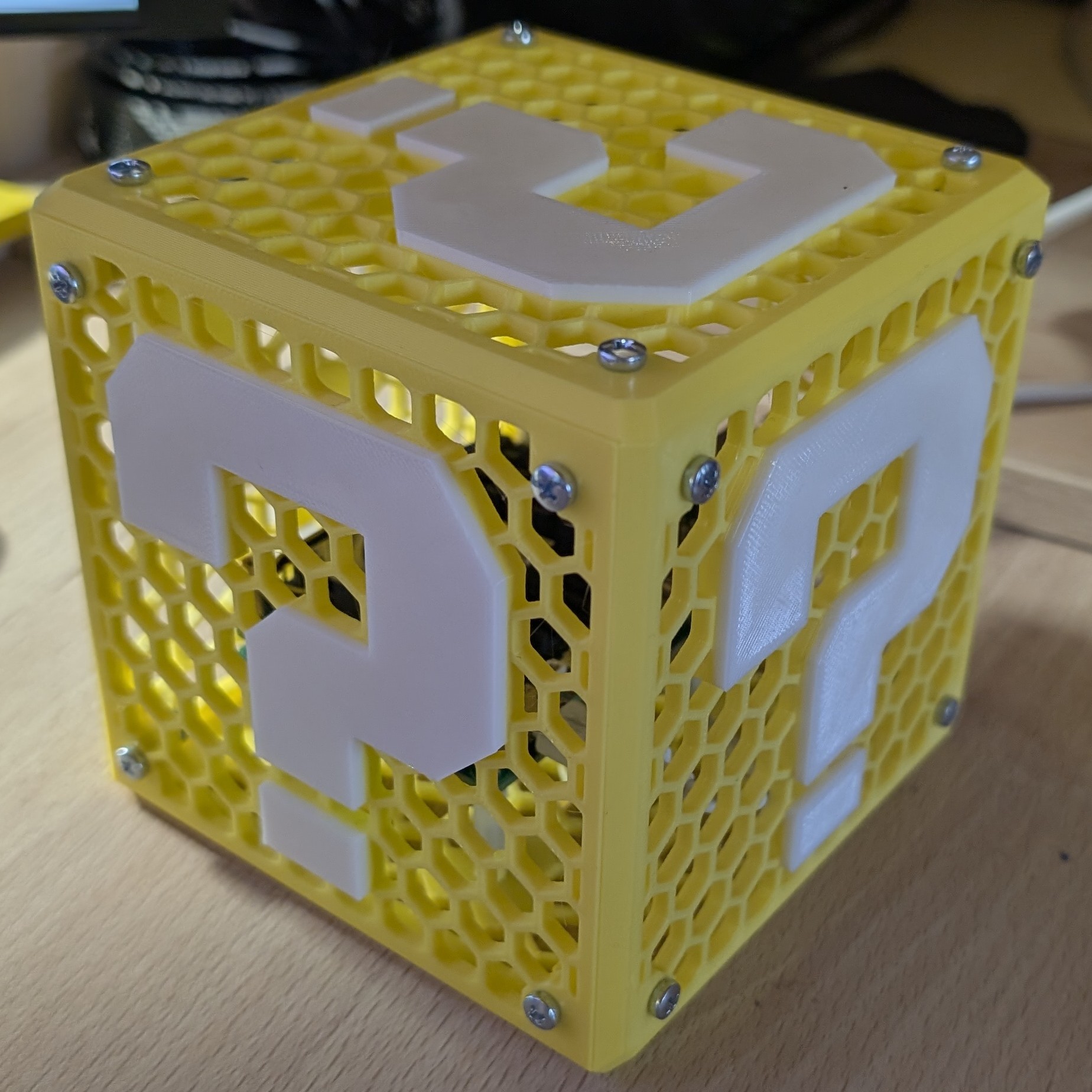 Miniatura 3 do modelo 3D Question mark block Case for Raspberry Pi 4/5