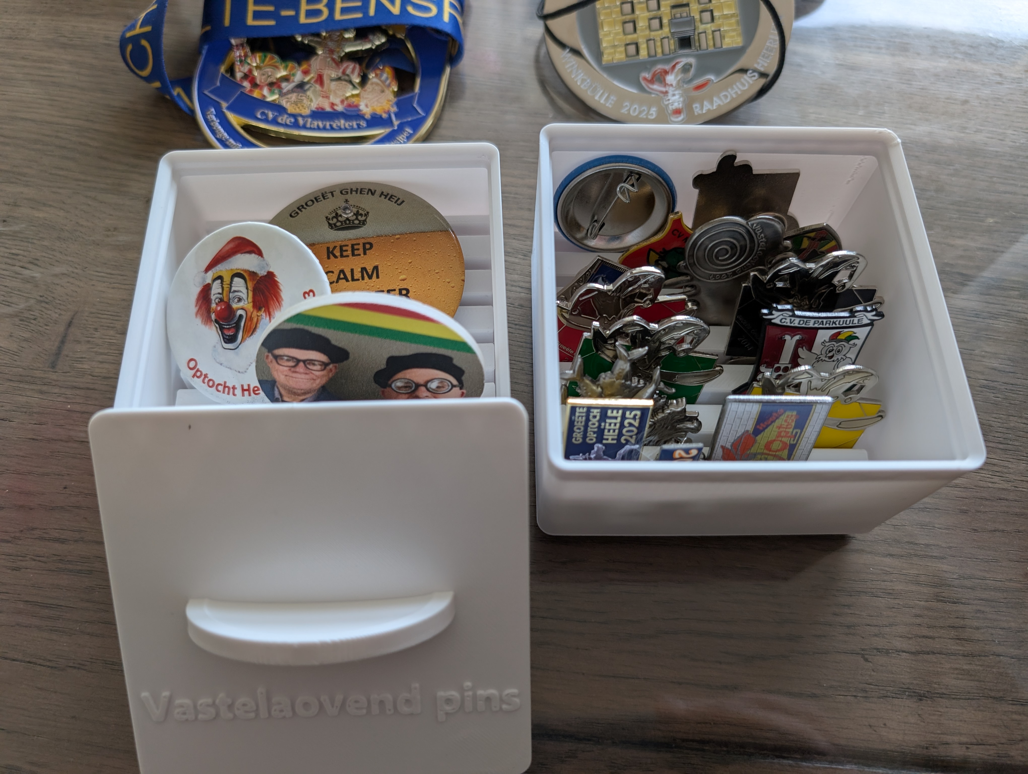 Pin holder (gridinity insert)