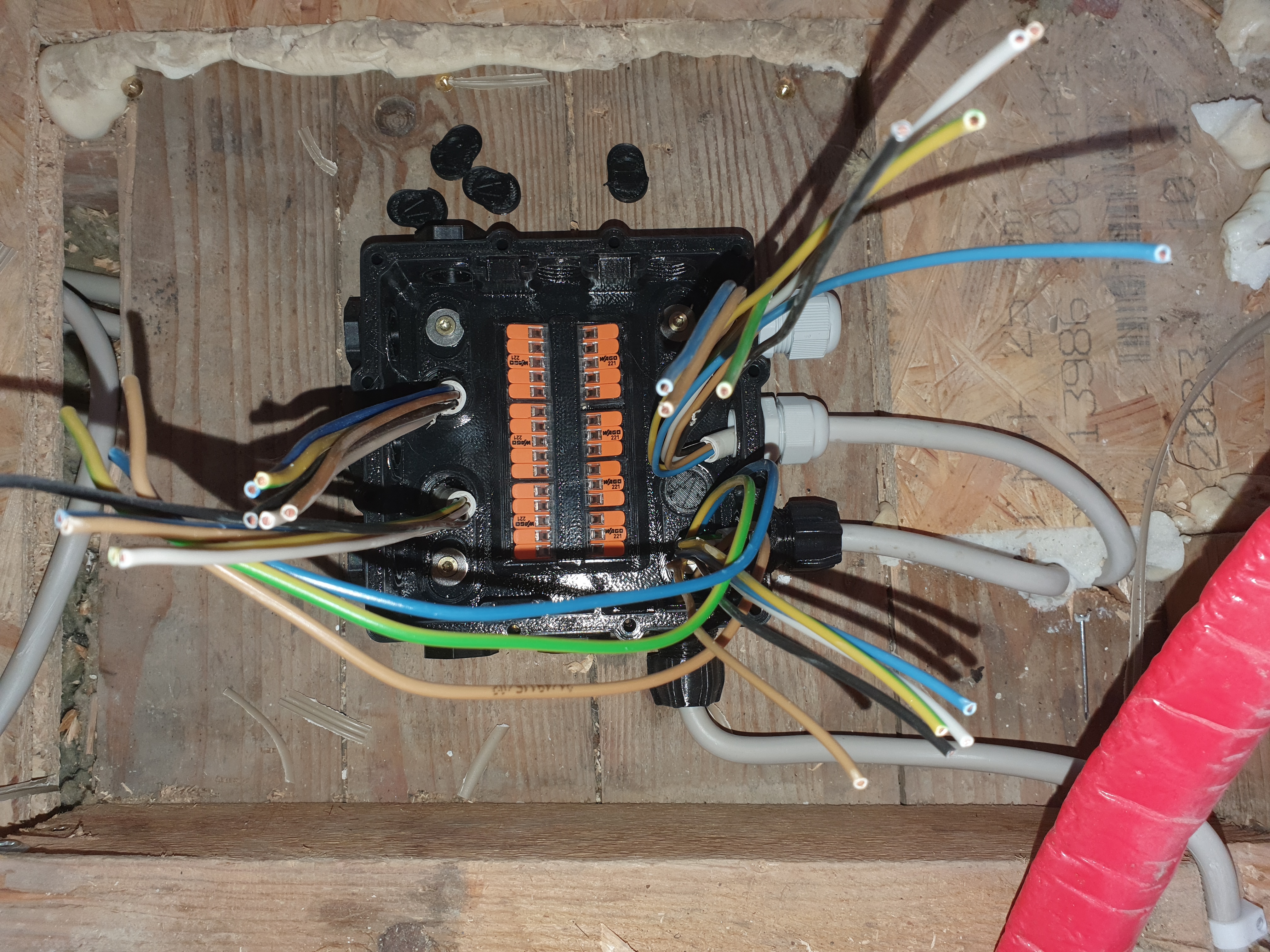 Miniatura 3 do modelo 3D Large & flat junction box (free, + steps)