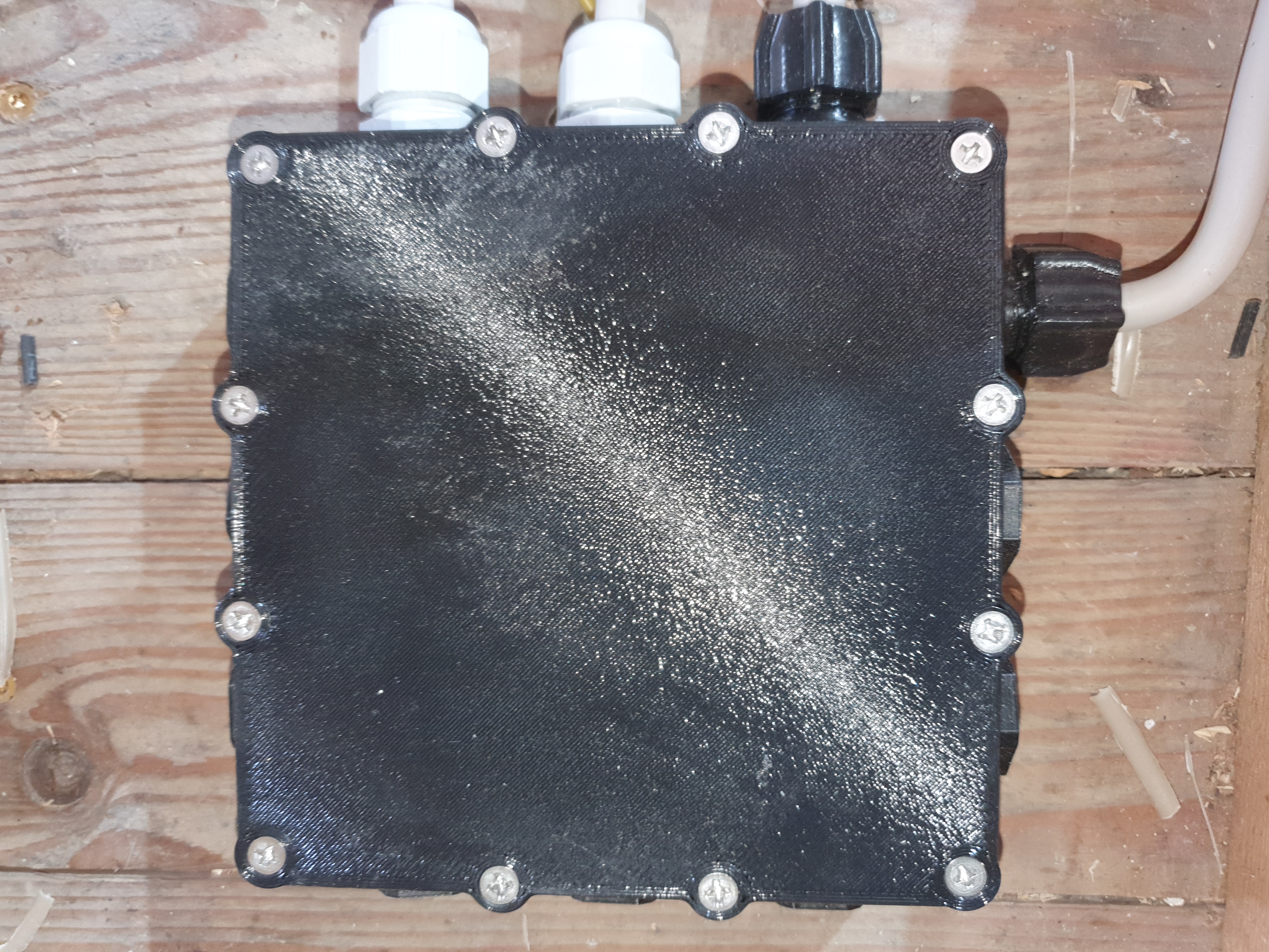 Miniatura 5 do modelo 3D Large & flat junction box (free, + steps)