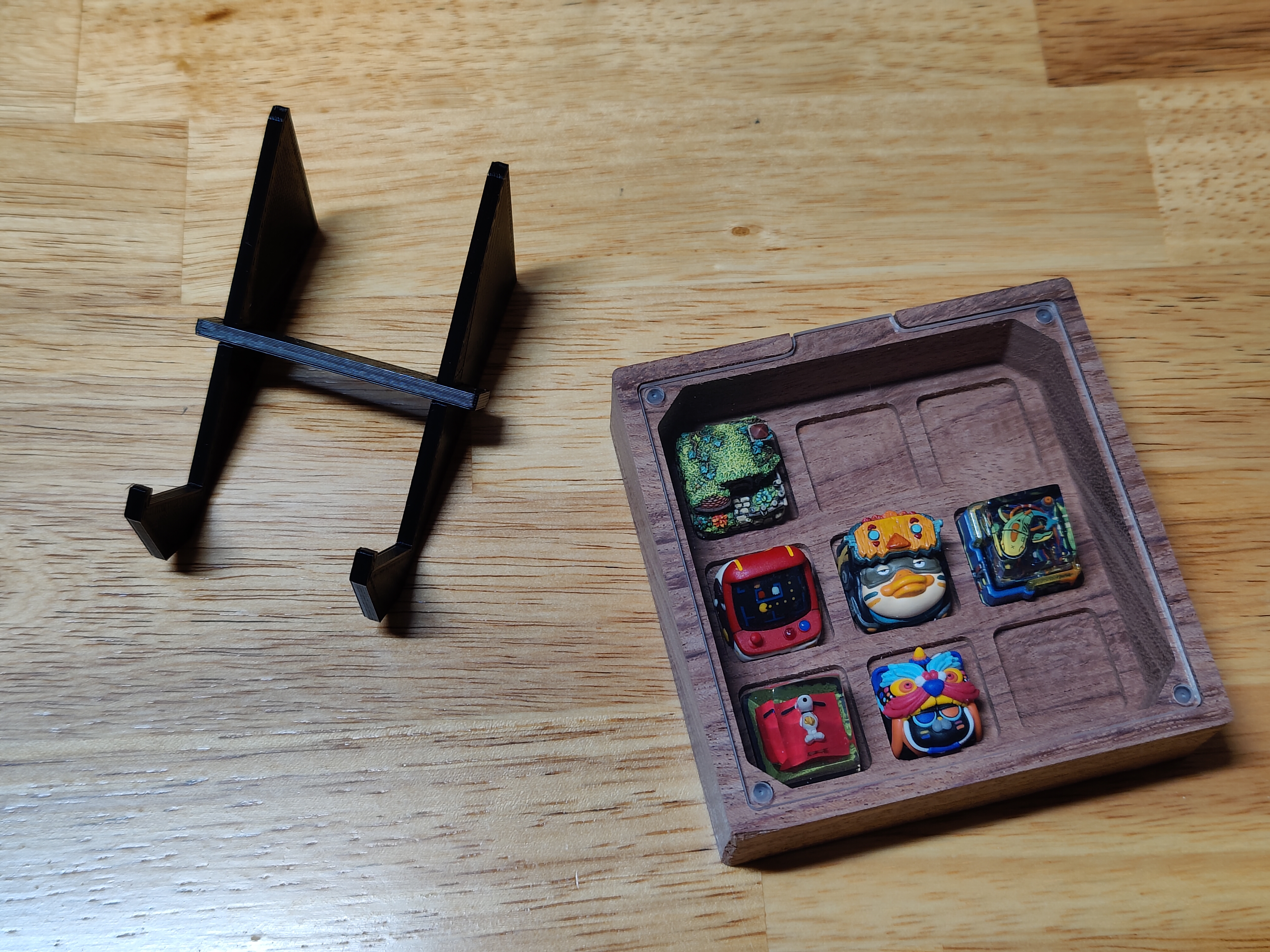 Miniatura 2 do modelo 3D Artisan Keycap Display Case