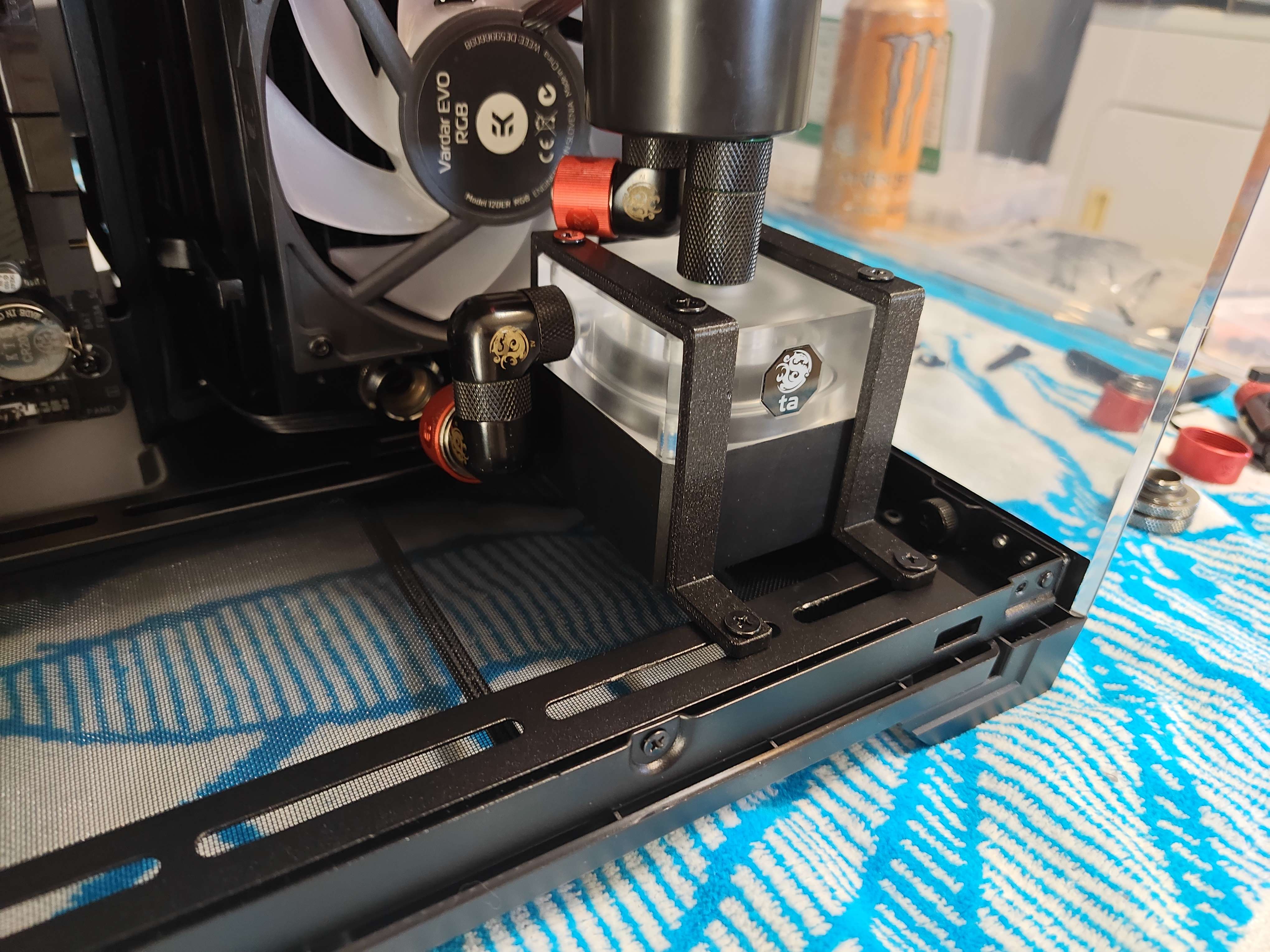 Mounting Bracket for Bitspower P5D PWM Pump V1