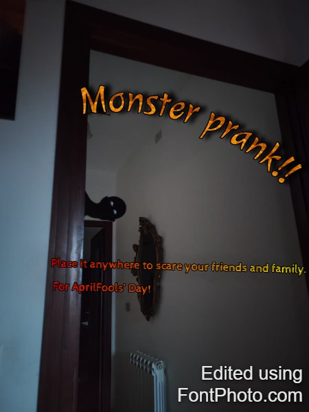Monster at the door! (prank)