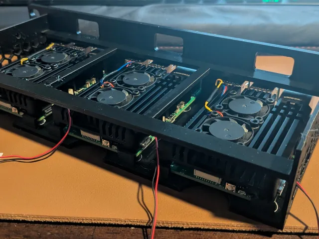 10 Inch Rack with 3 Raspberry PIs and the Waveshare Fan Case