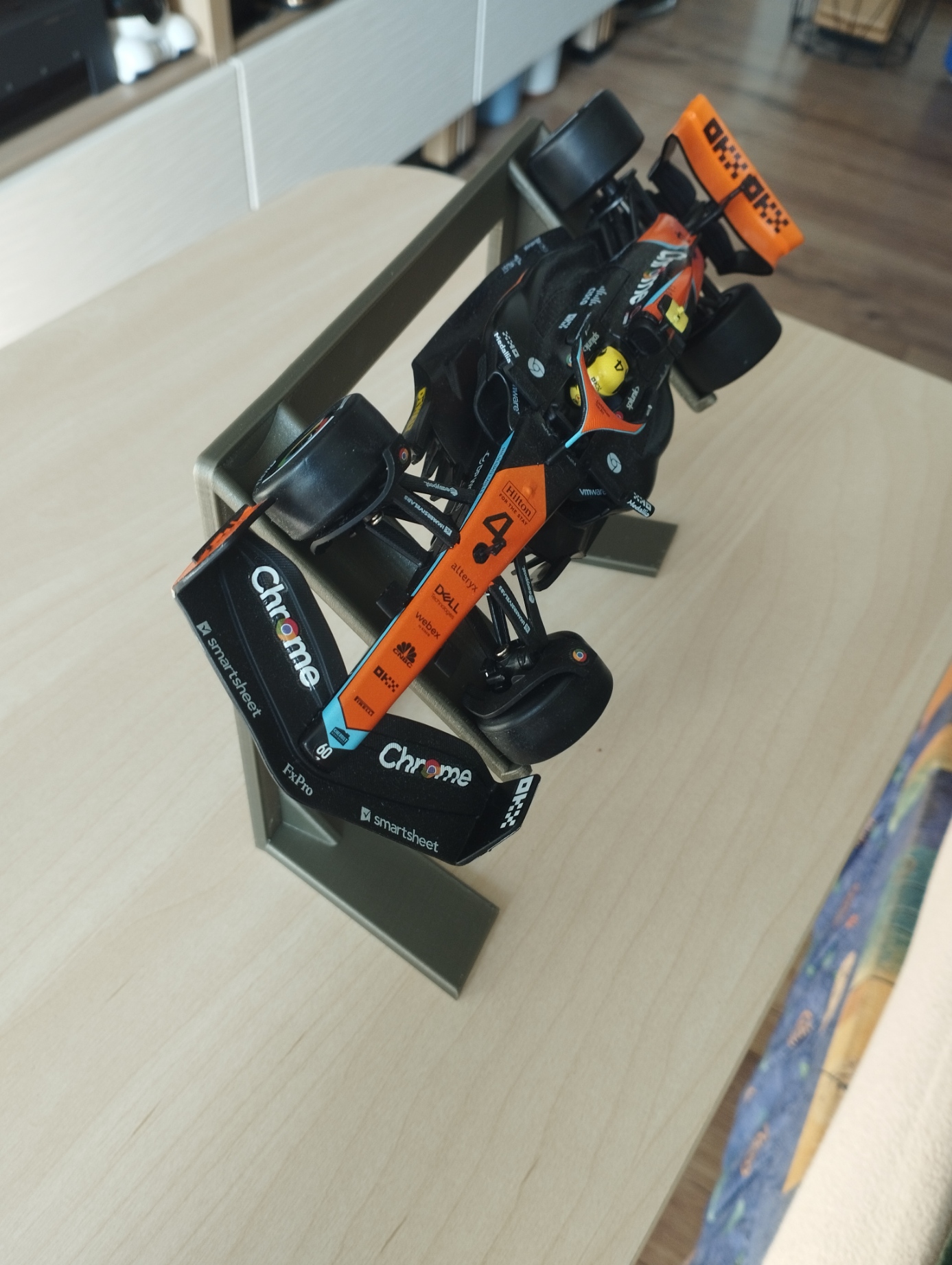 F1 Scale Model Stand - scale 1:24