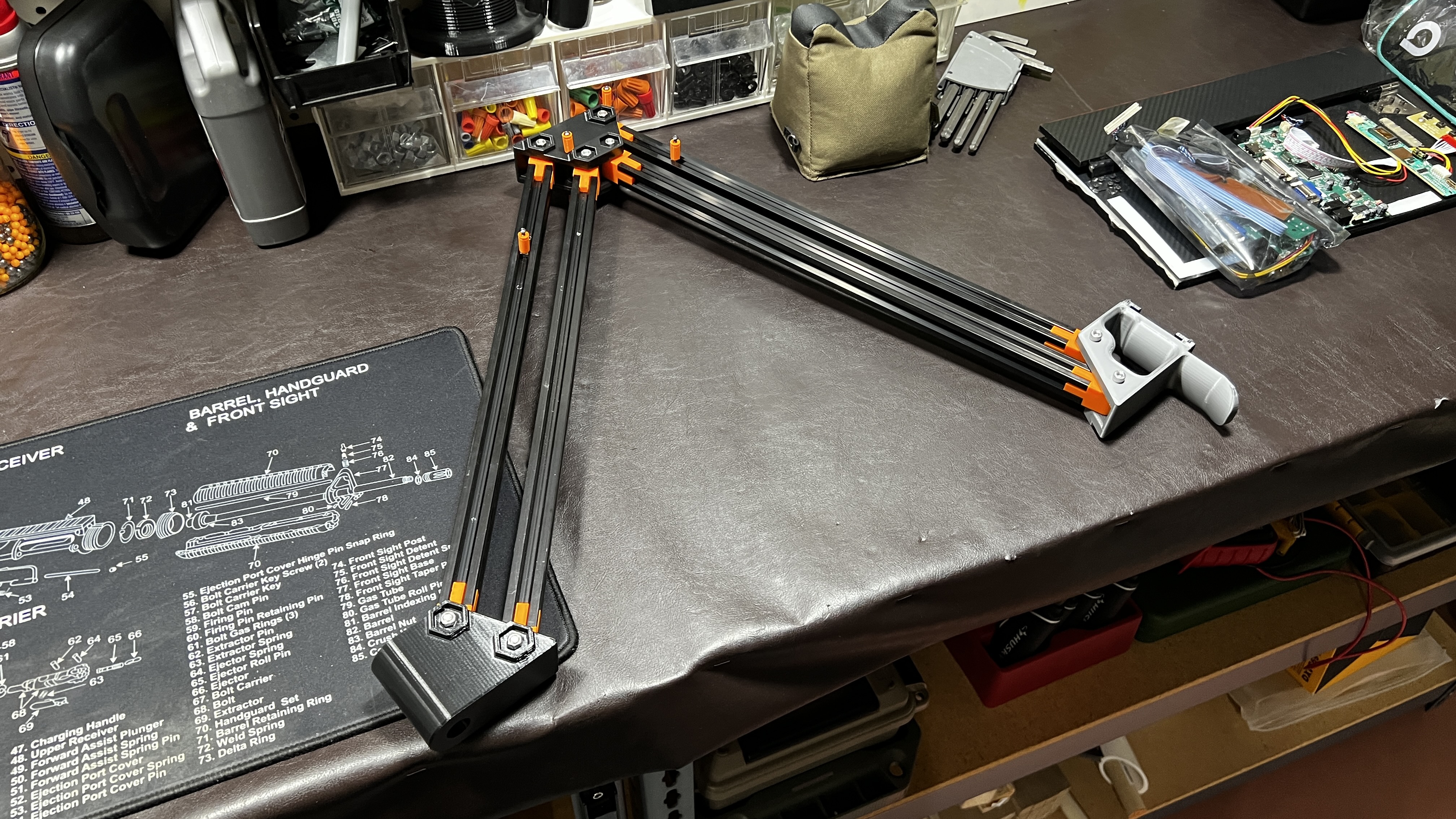 Heat set insert/Tapping arm