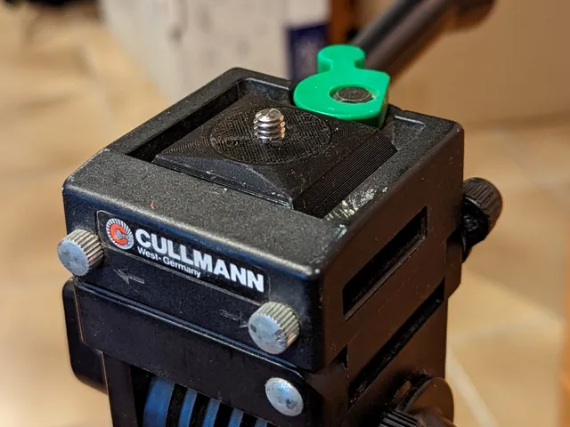 Replacement plate for Cullmann tripod for UNC 4-40 screw