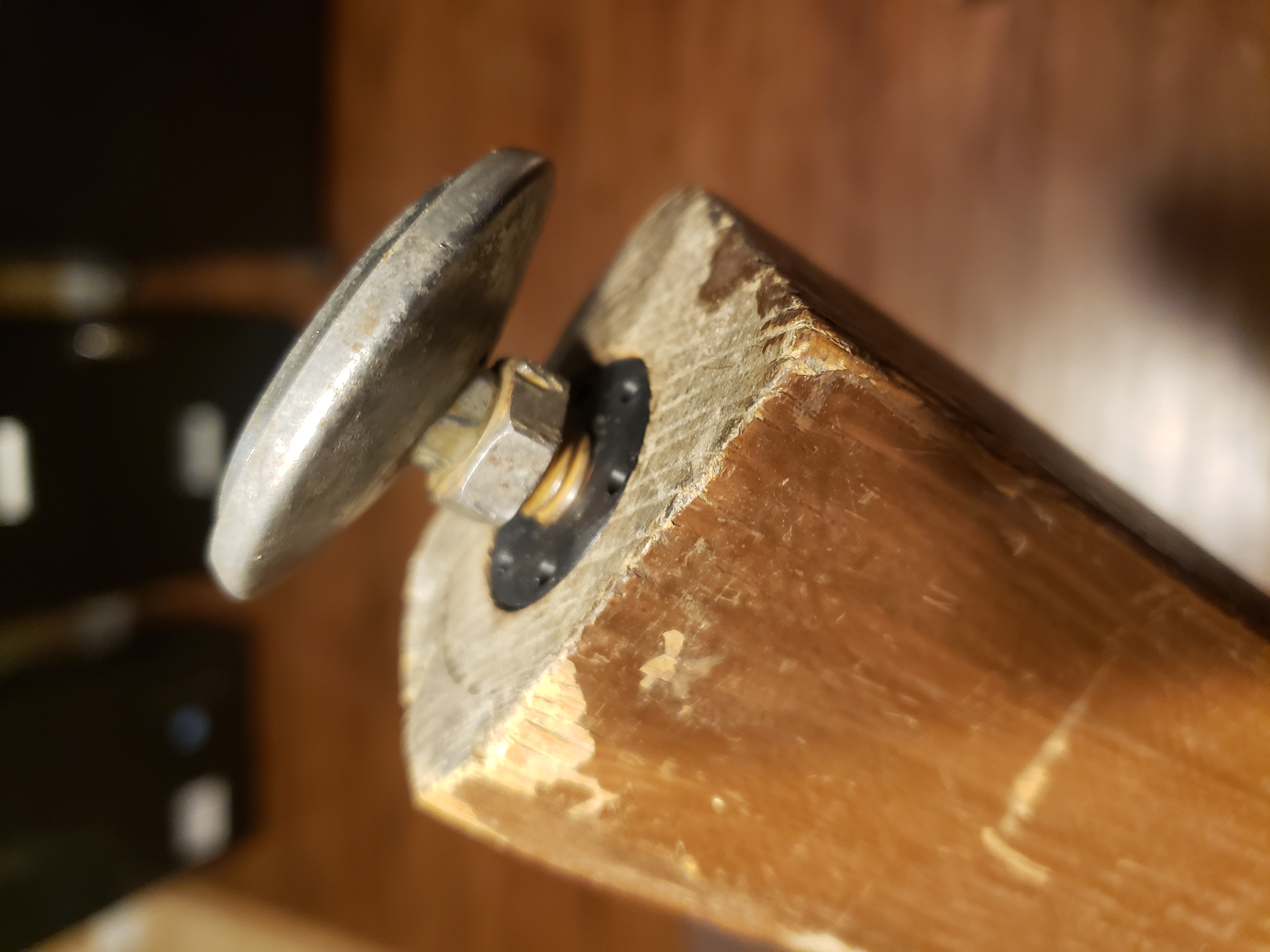 Woodrail pinball leg receiver
