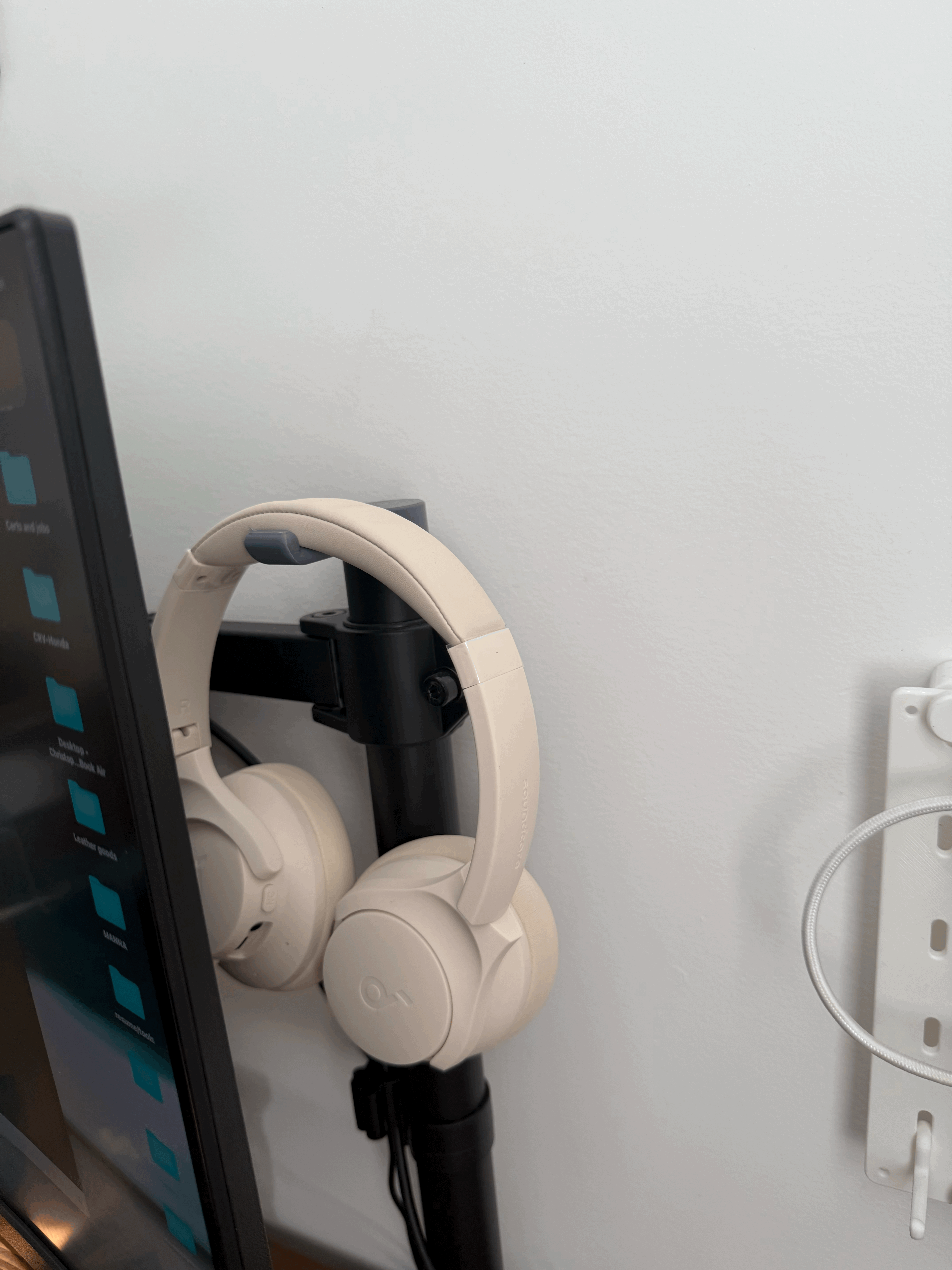 Vivo monitor stand head phone mount