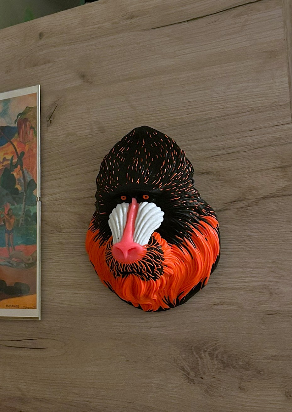 Mandrill with a table stand — miniatura 2