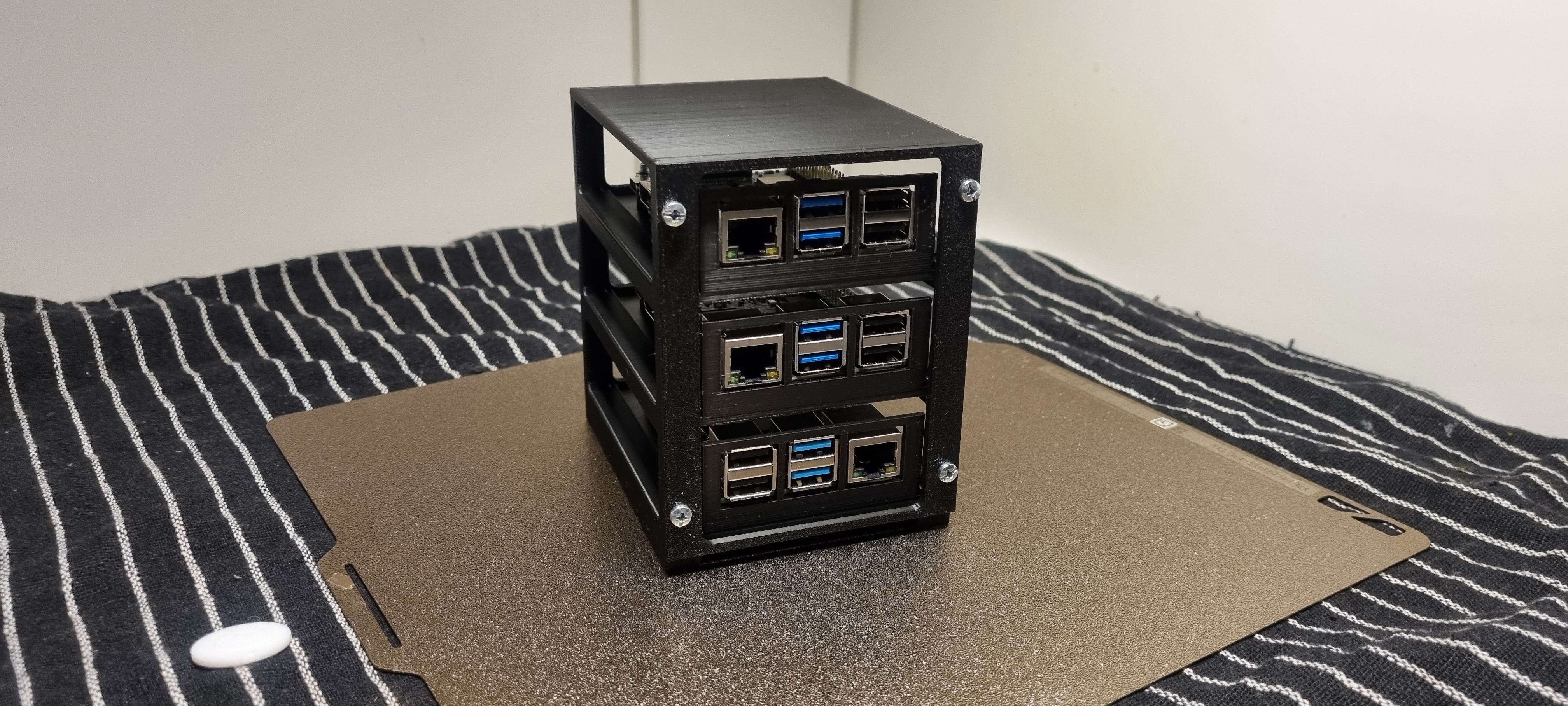 Raspberry Pi 4&5 / Rock 4 Compact Server Rack