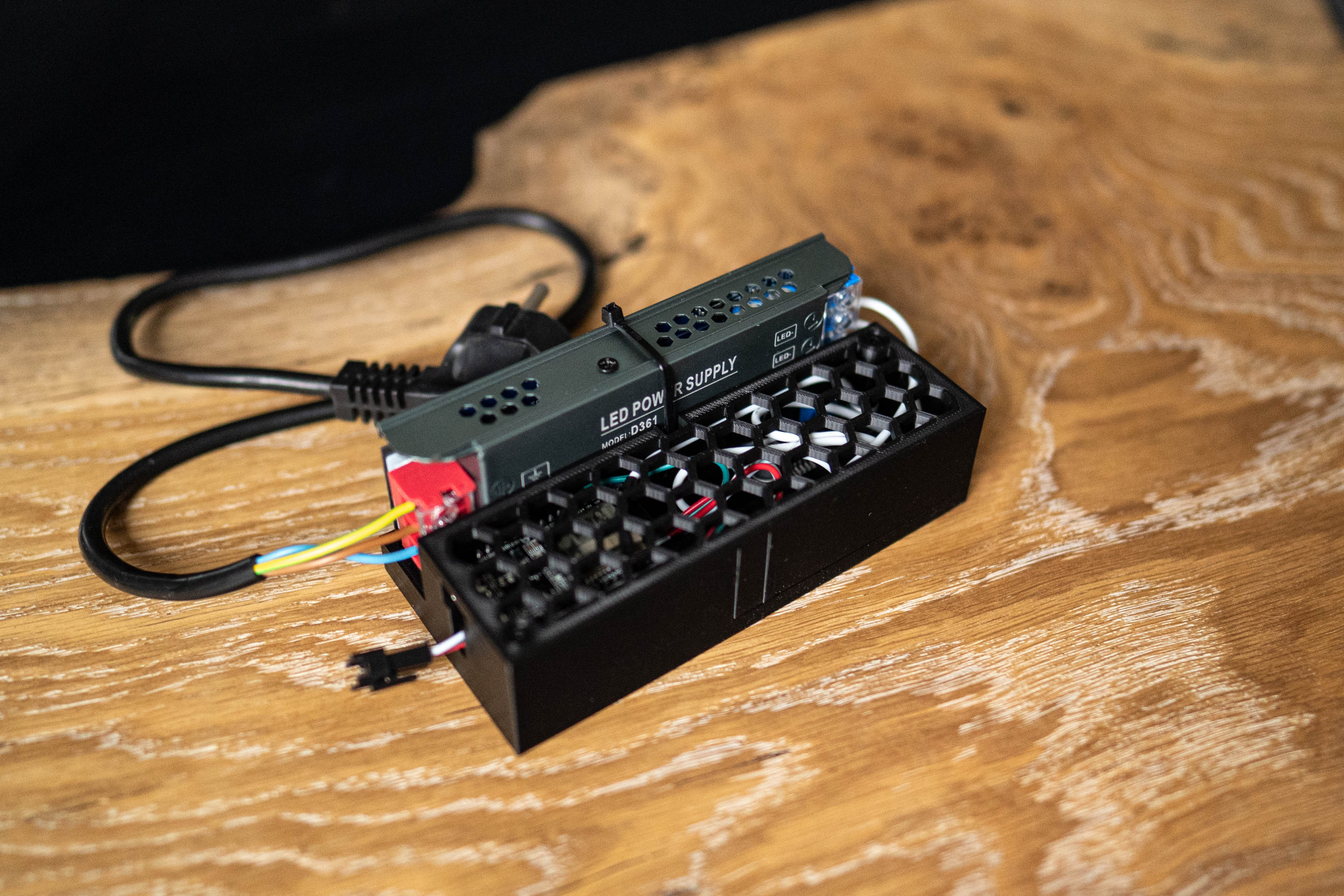 WLED case for ESP32 and Voltage regulation board