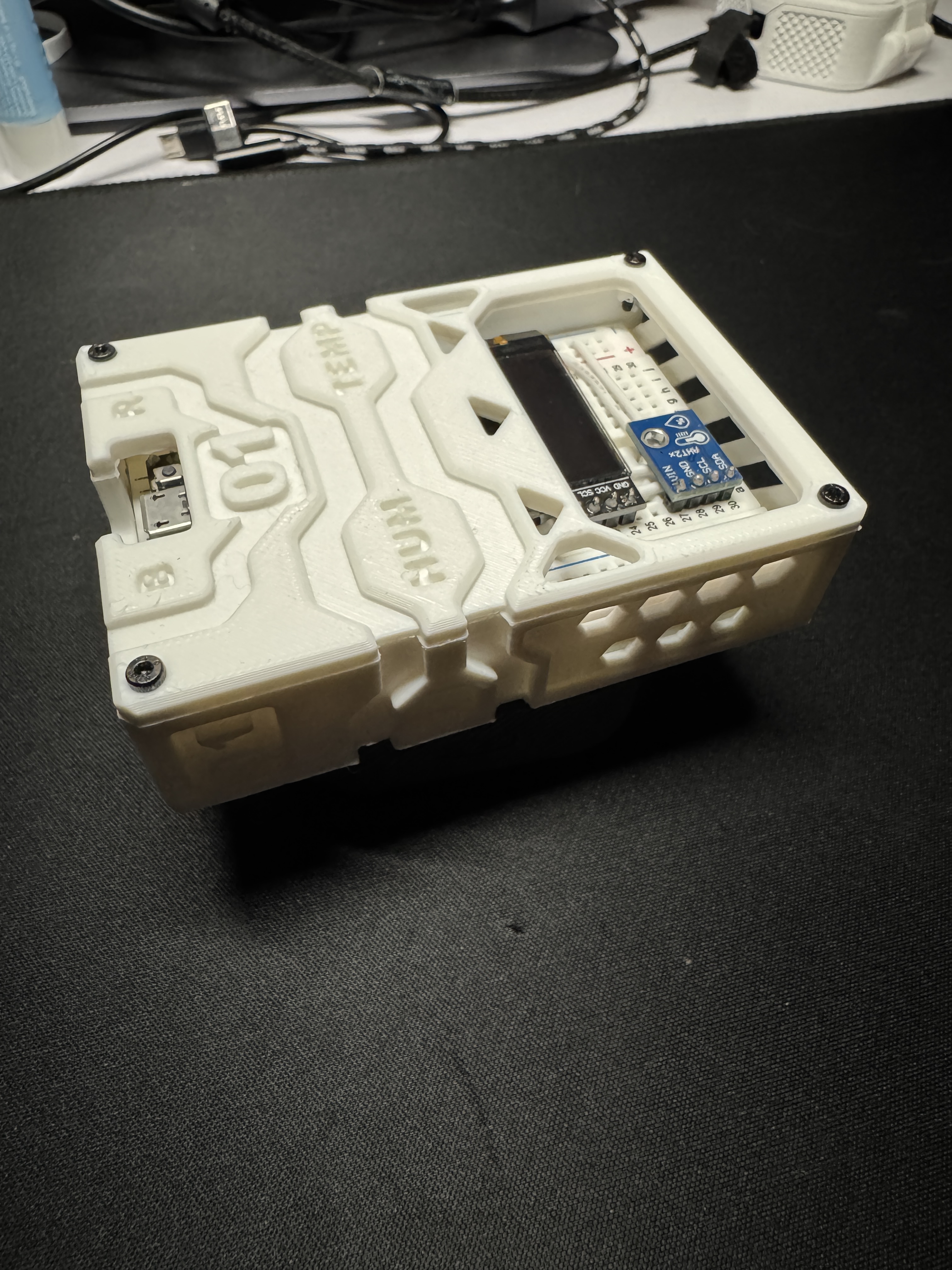 Miniatura 3 do modelo 3D Sci-Fi ESP32 Weather Box (Breadboard friendly)