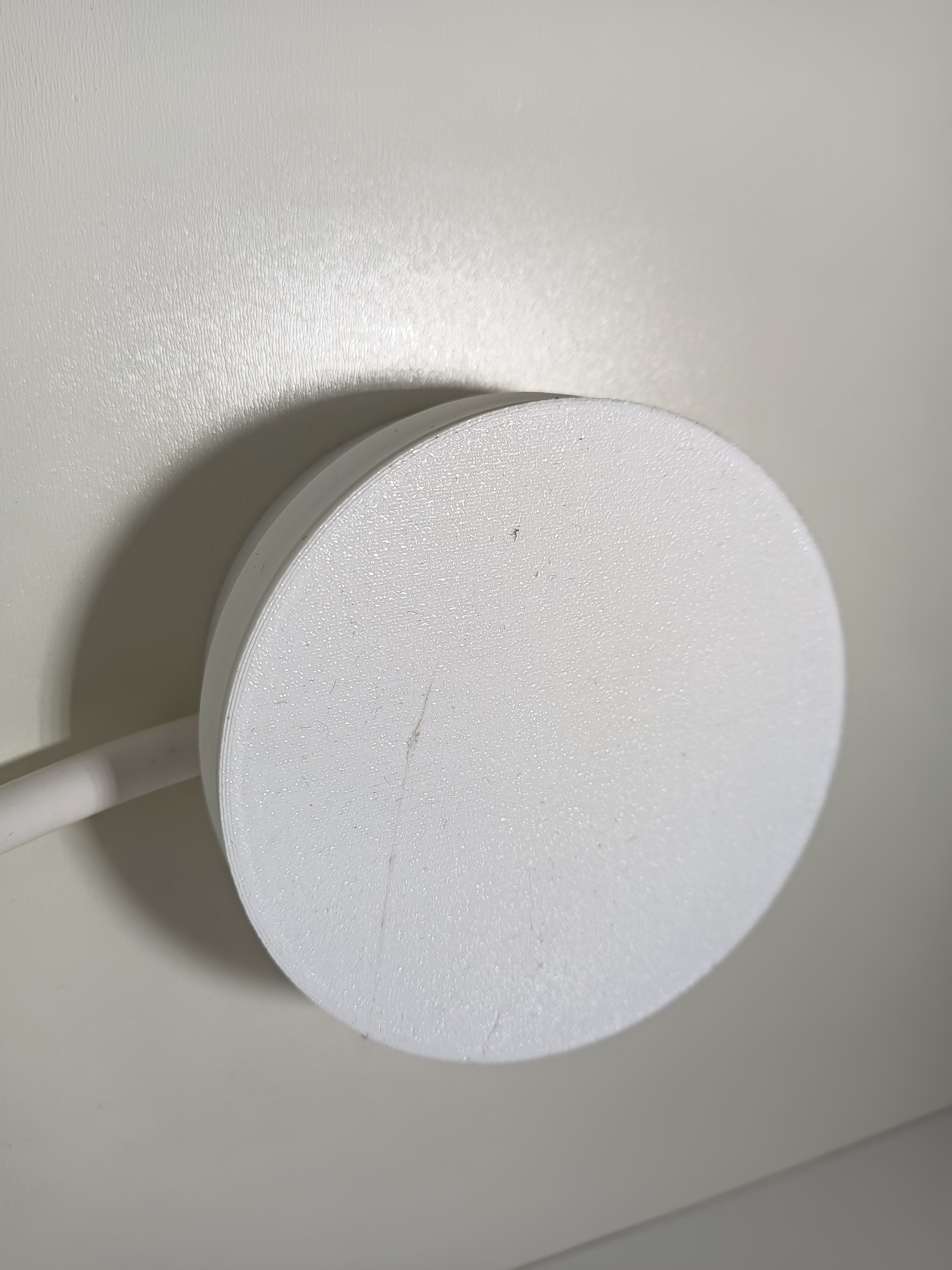 Dose für Stromzufuhr für Kabel aus der Wand / Power box for wall cable