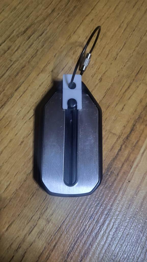 ThinOptics button lock