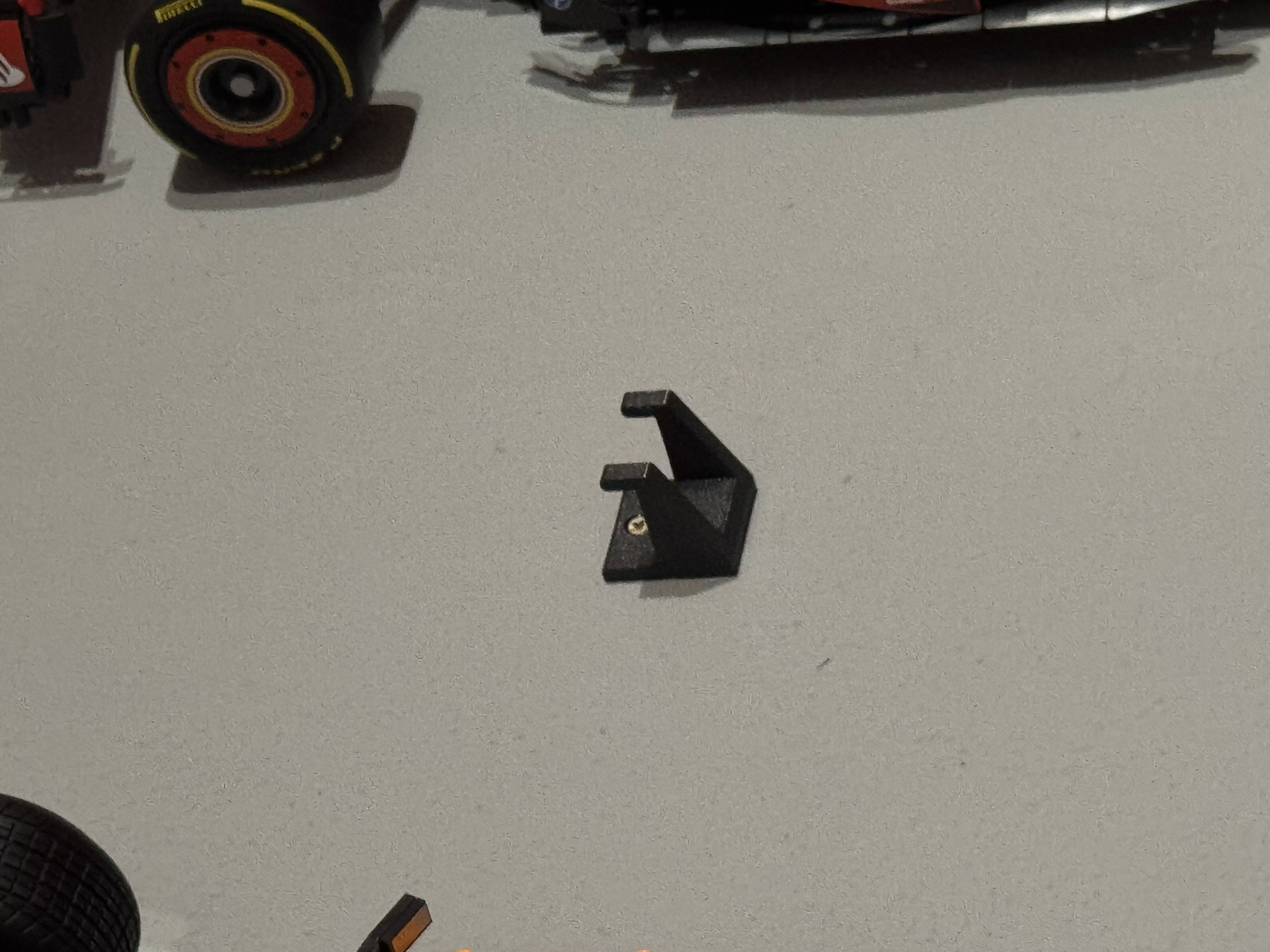 Lego Technic Oracle Red Bull Racing RB20 F1 (42206) wall mount