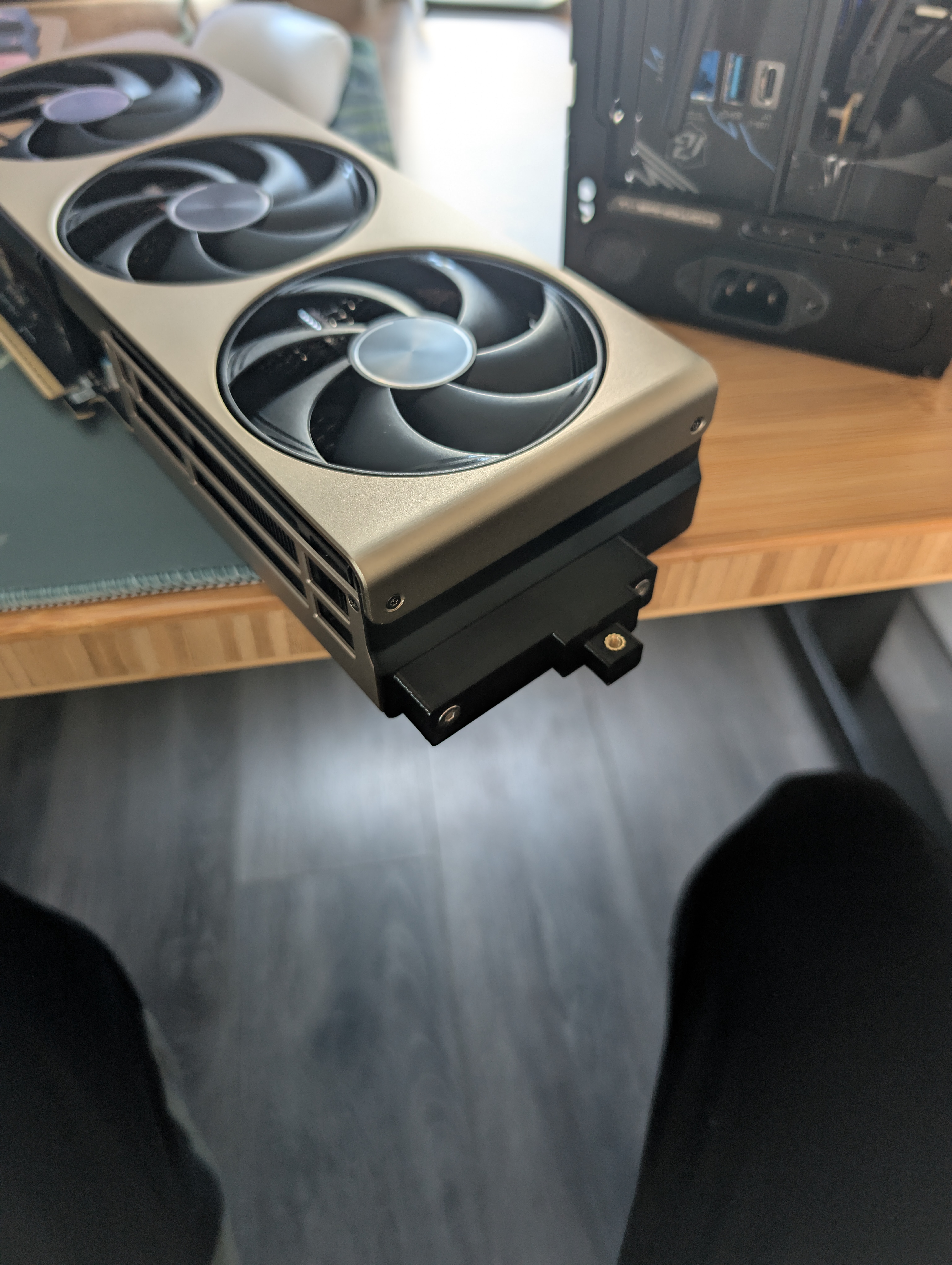 FormD T1 v2.1 and v2.5 Anti-Sag Bracket MSI RTX 5080 INSPIRE 3X OC