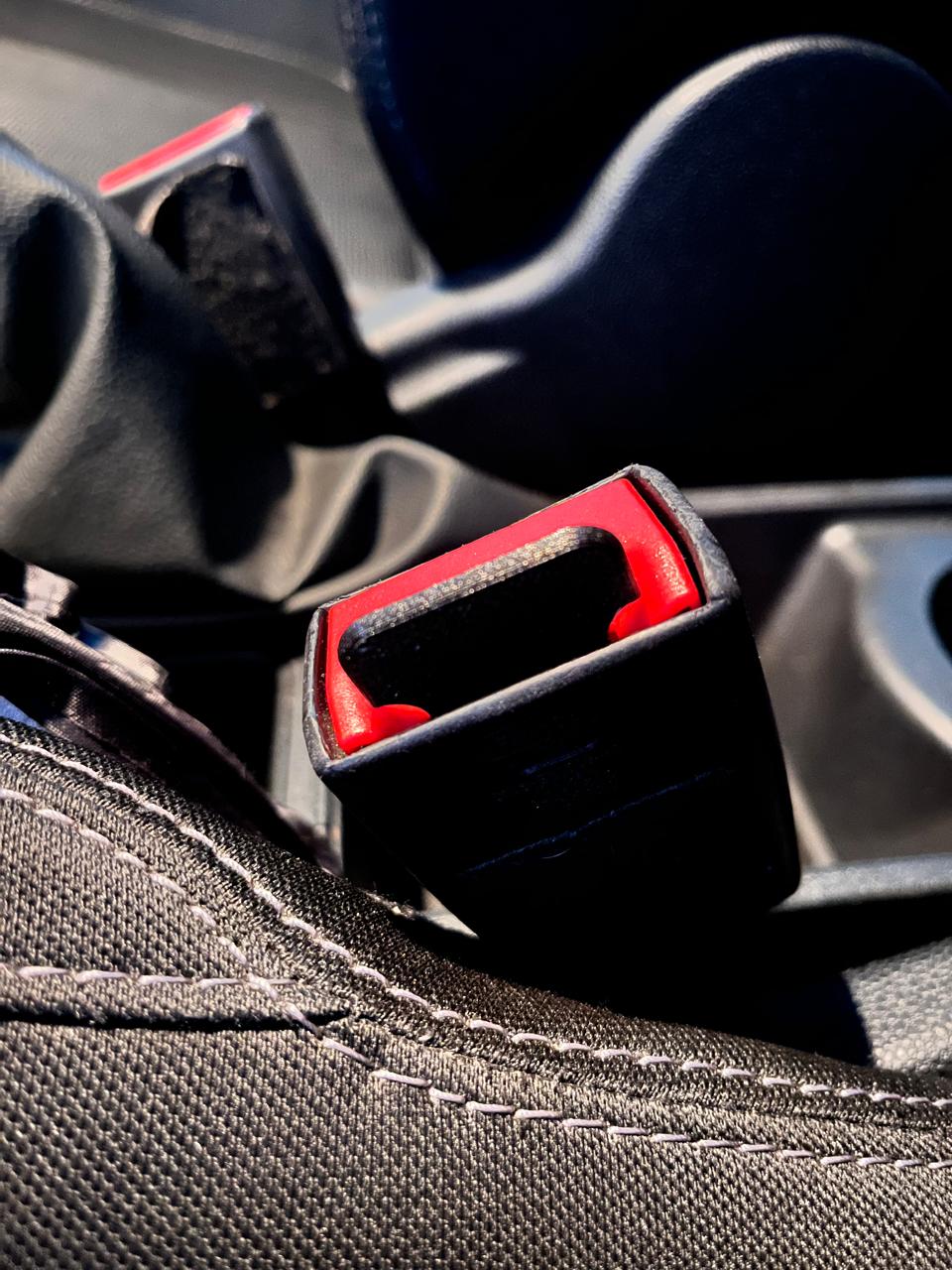 Ford Ecosport seat belt clip for alarm.