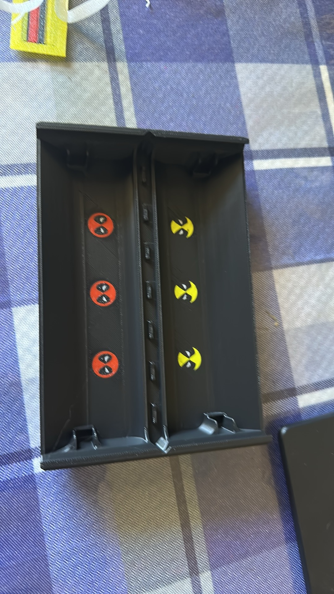 Deadpool and Wolverine connect 4