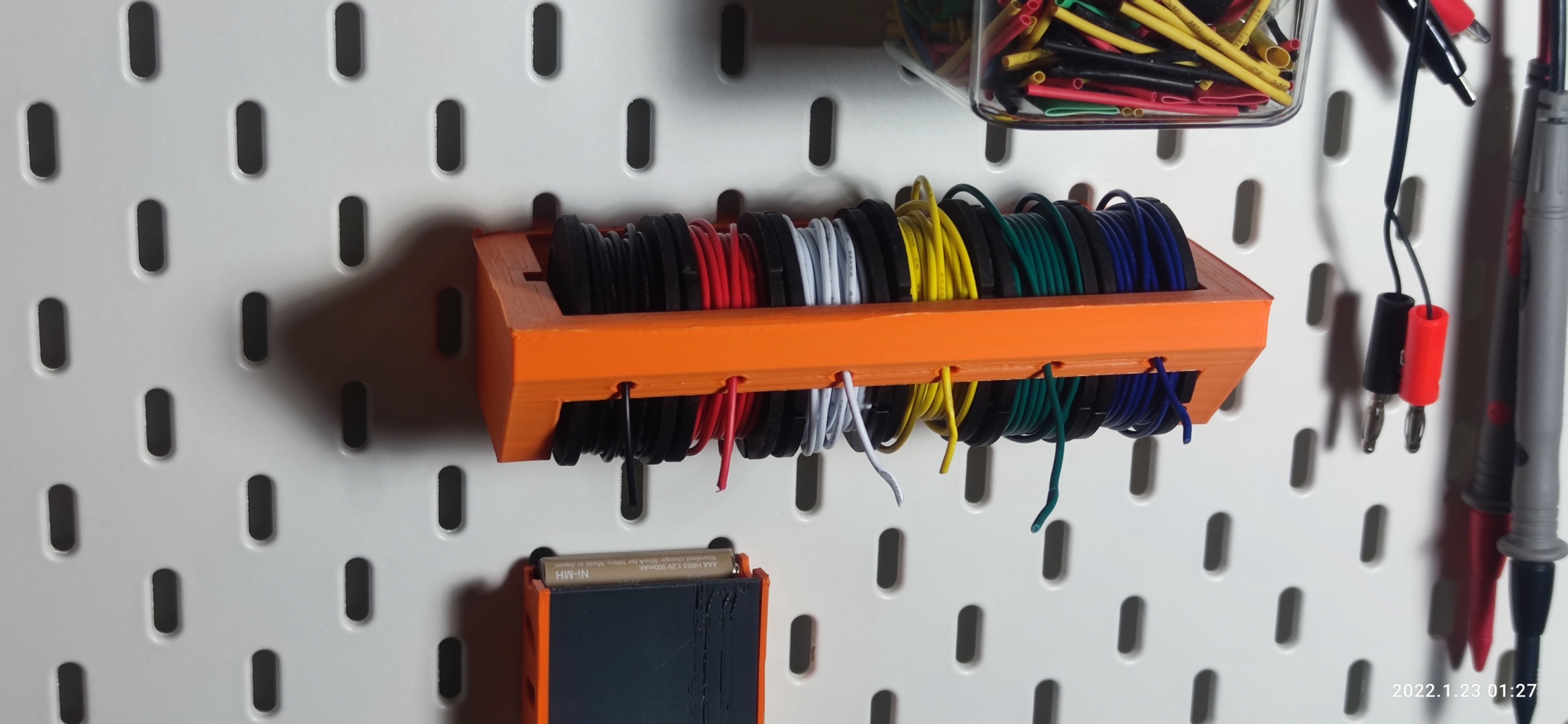 Wire Holder for Ikea Skadis