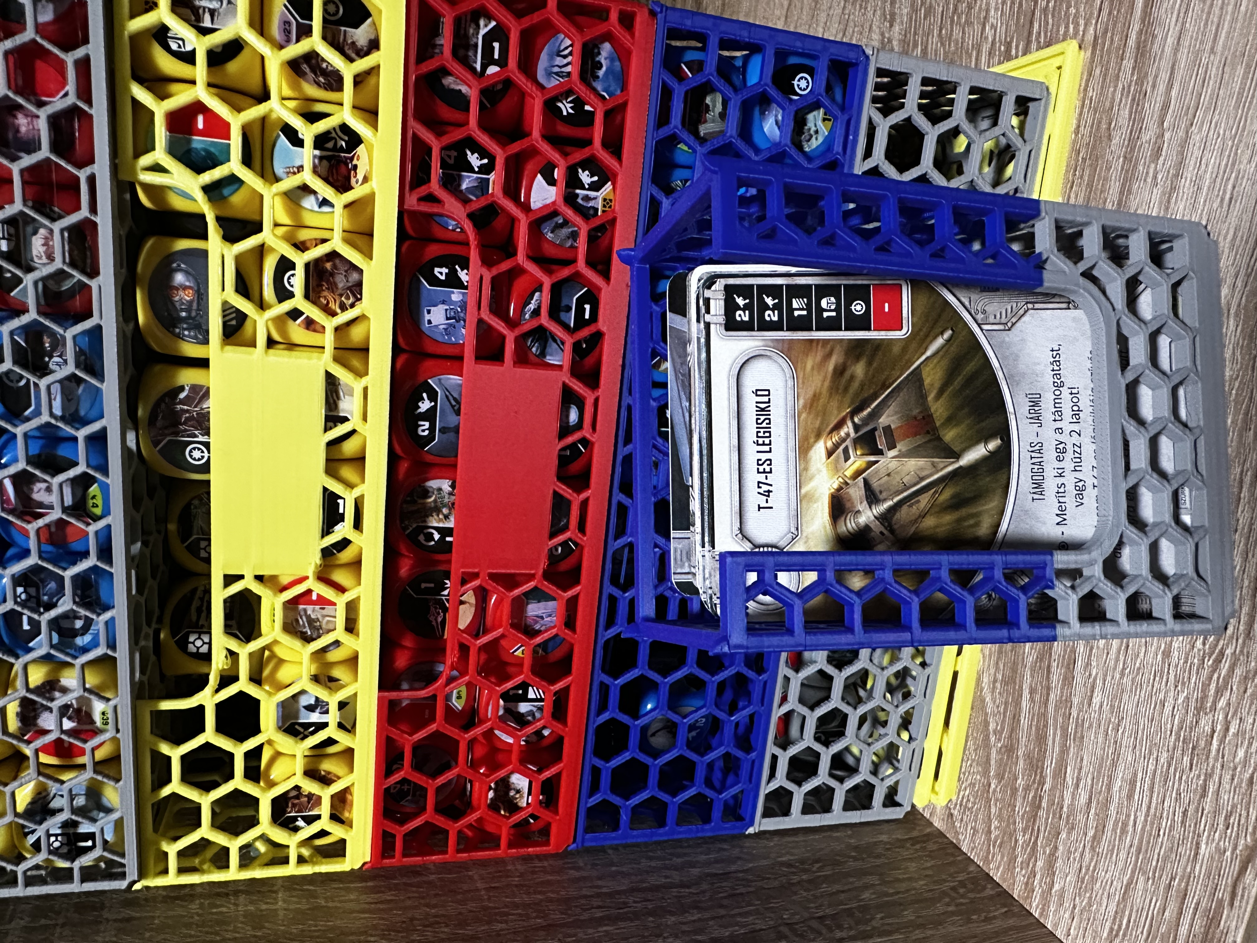 Parametic stackable honeycomb tray / box with lid