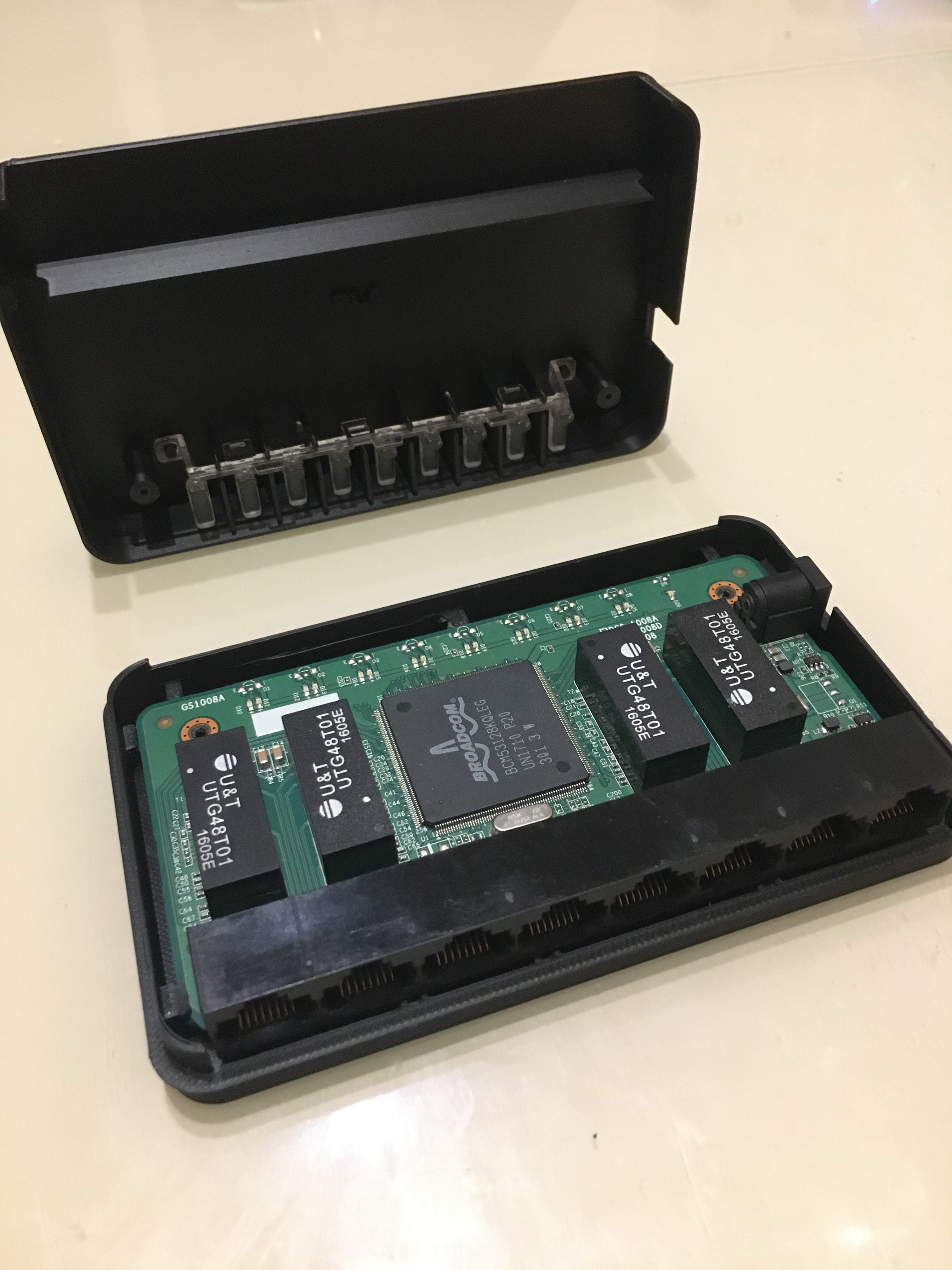 Simple case for oldy D-Link 1008A