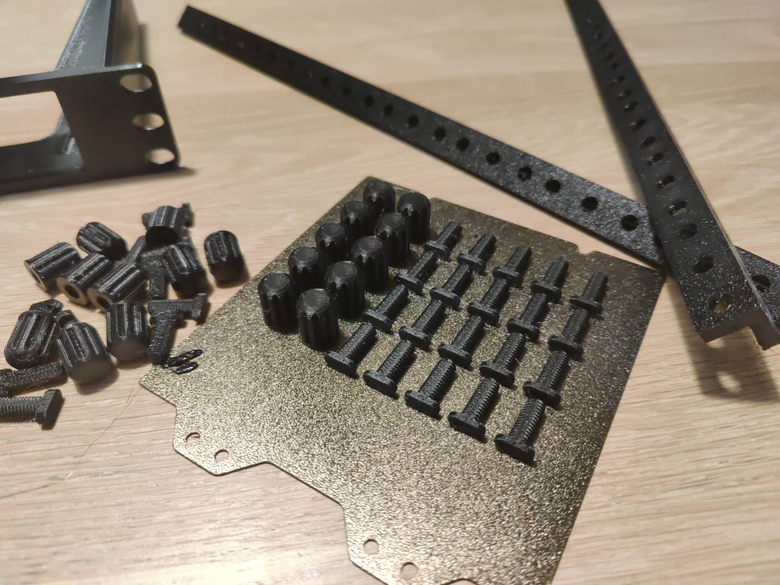 10" rack rails, handles, sides + bolts and nuts — miniatura 2