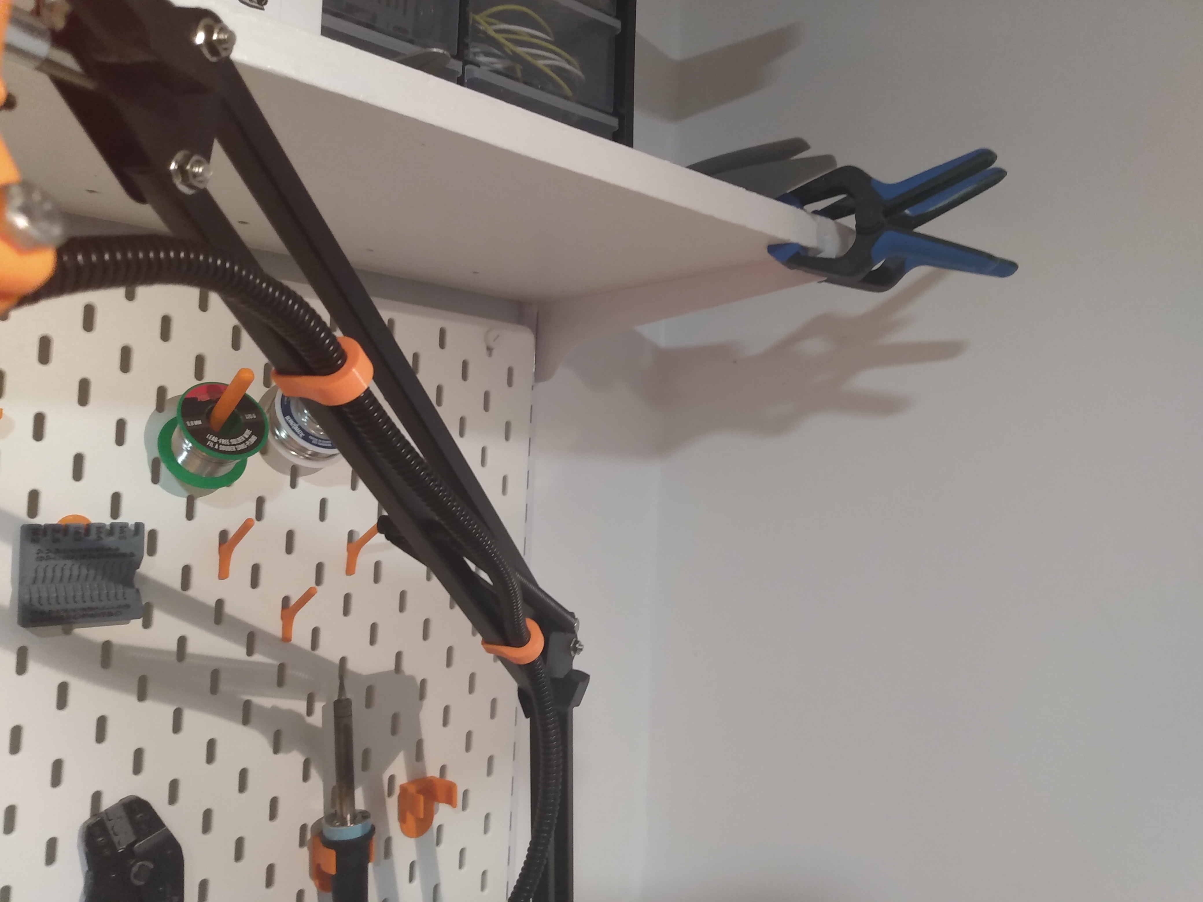 Cable sleeve clip