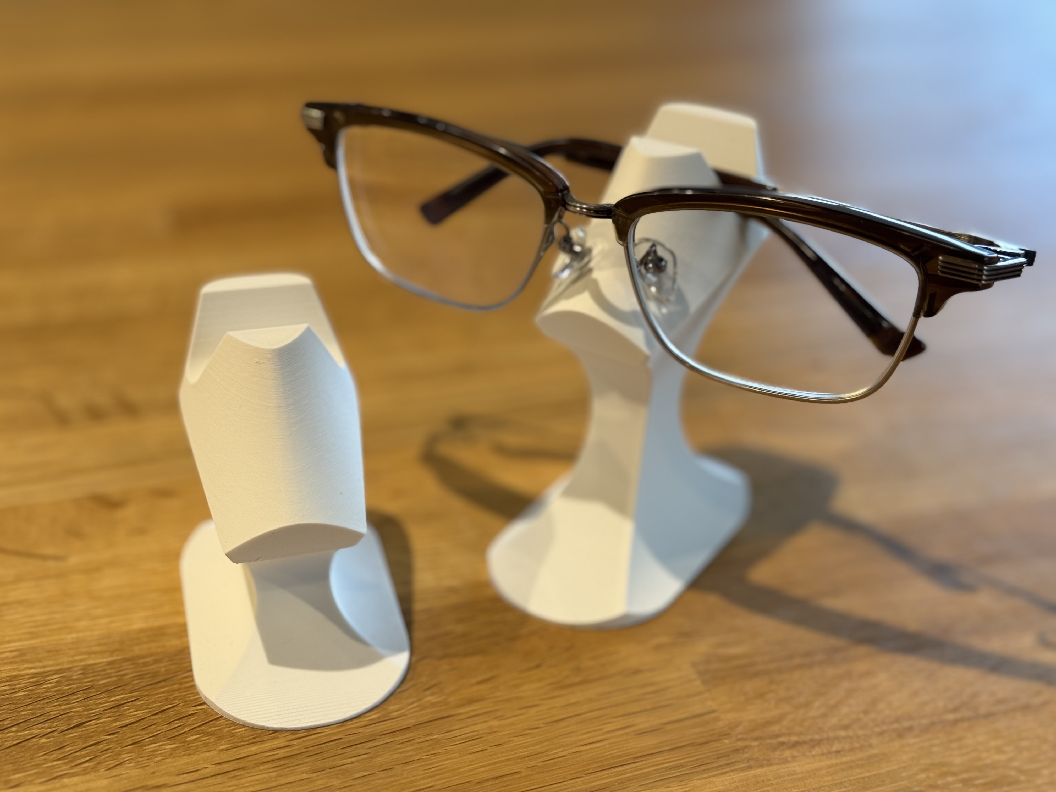 eyewear stand 3D model thumbnail